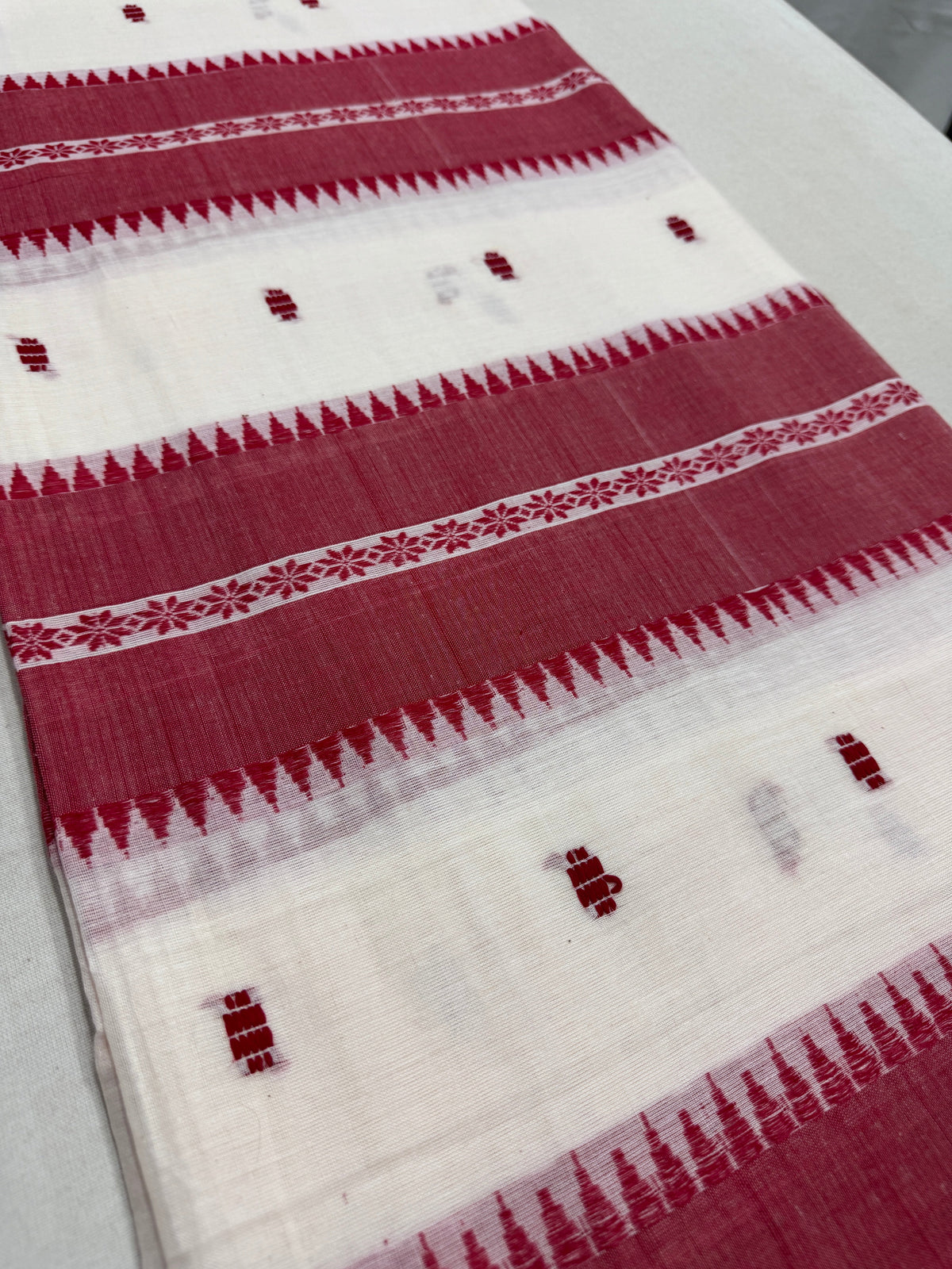 Sohini : White and Red Horizontal Stripes Dhaniakhali Soft Cotton Saree