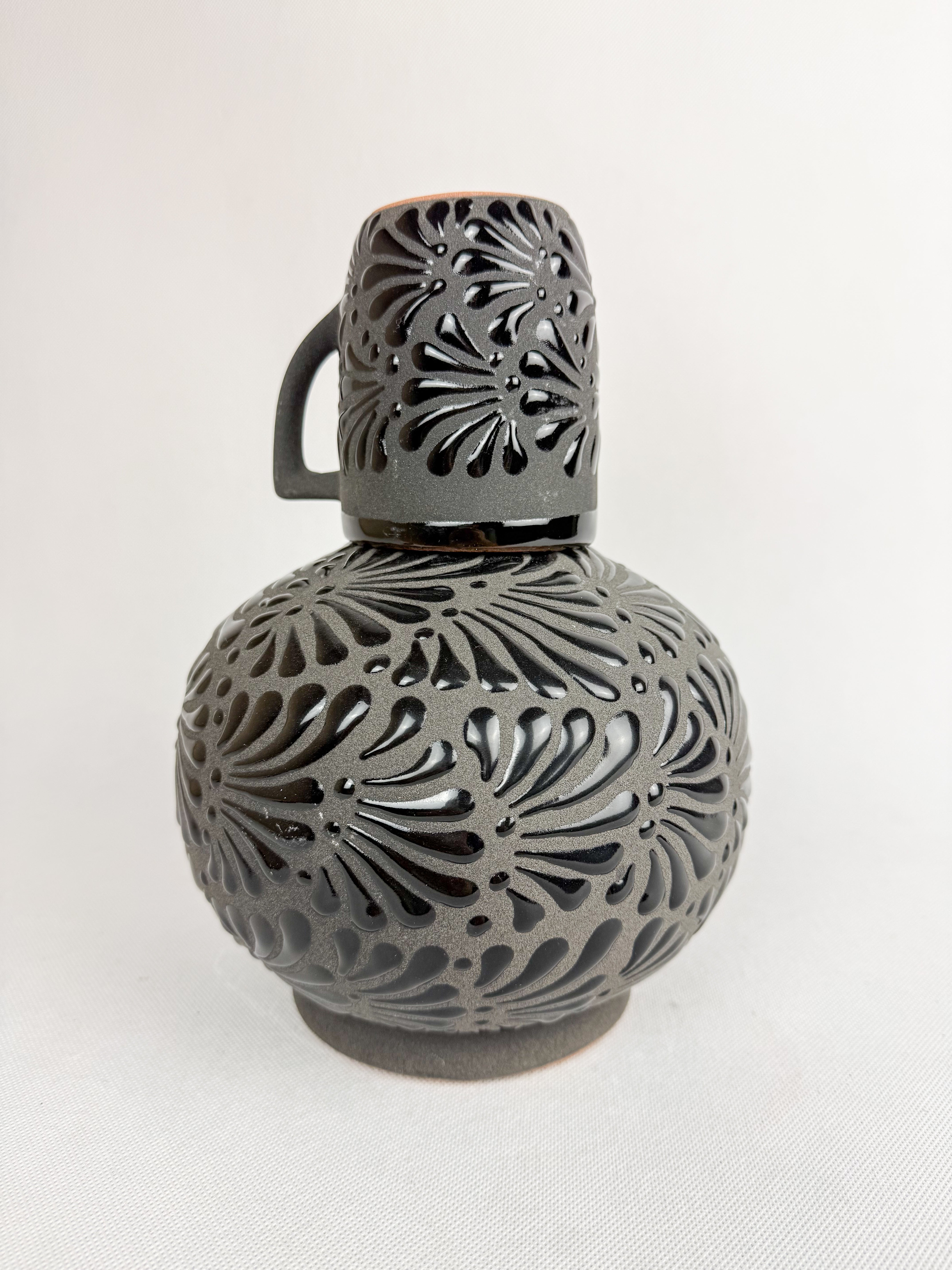 Mexican Black Talavera Style Water Bottle - Botellon Engobe Negro