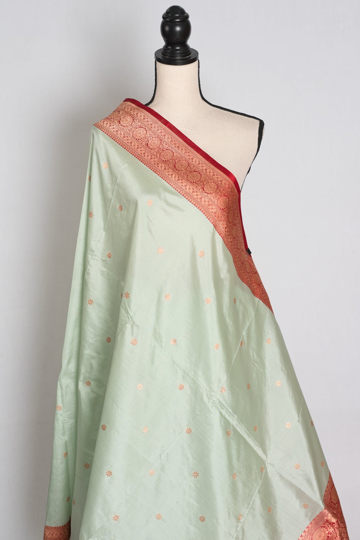 Sarmita – Pastel Green and Red Handloom Pure Silk Banarasi Saree
