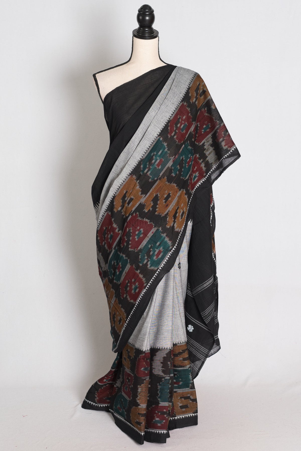 Mukta : Grey and Black Dhaniakhali Bengal Handloom Pure Soft Cotton Saree