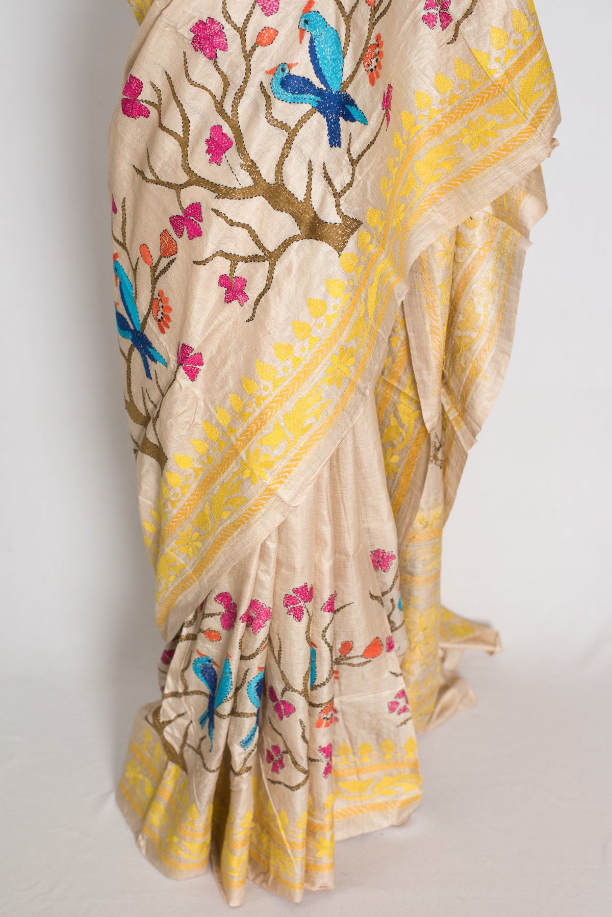 Srija : Beige and Yellow Hand Embroidered Kantha Stitch Pure Gachi Tussar Saree