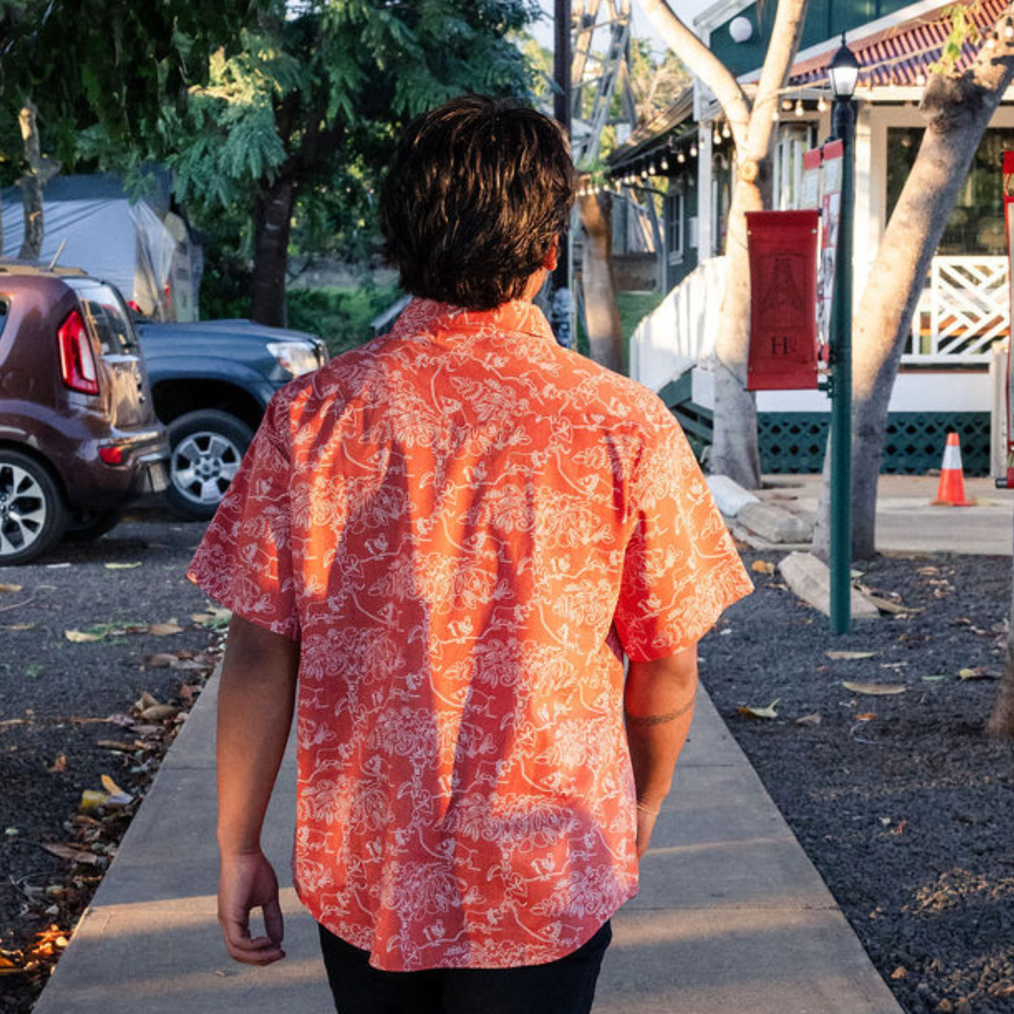 Luau Tree