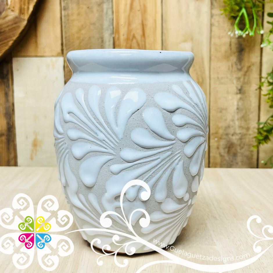 White Espiga Plumeado Bola Clay Vase - Florero Barro