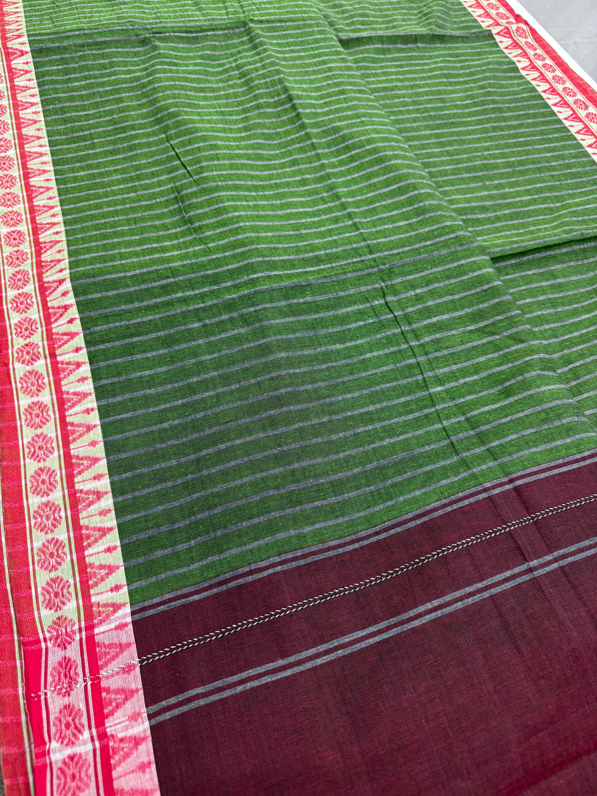 Bina : Heena Green Red Soft Cotton Dhaniakhali Saree