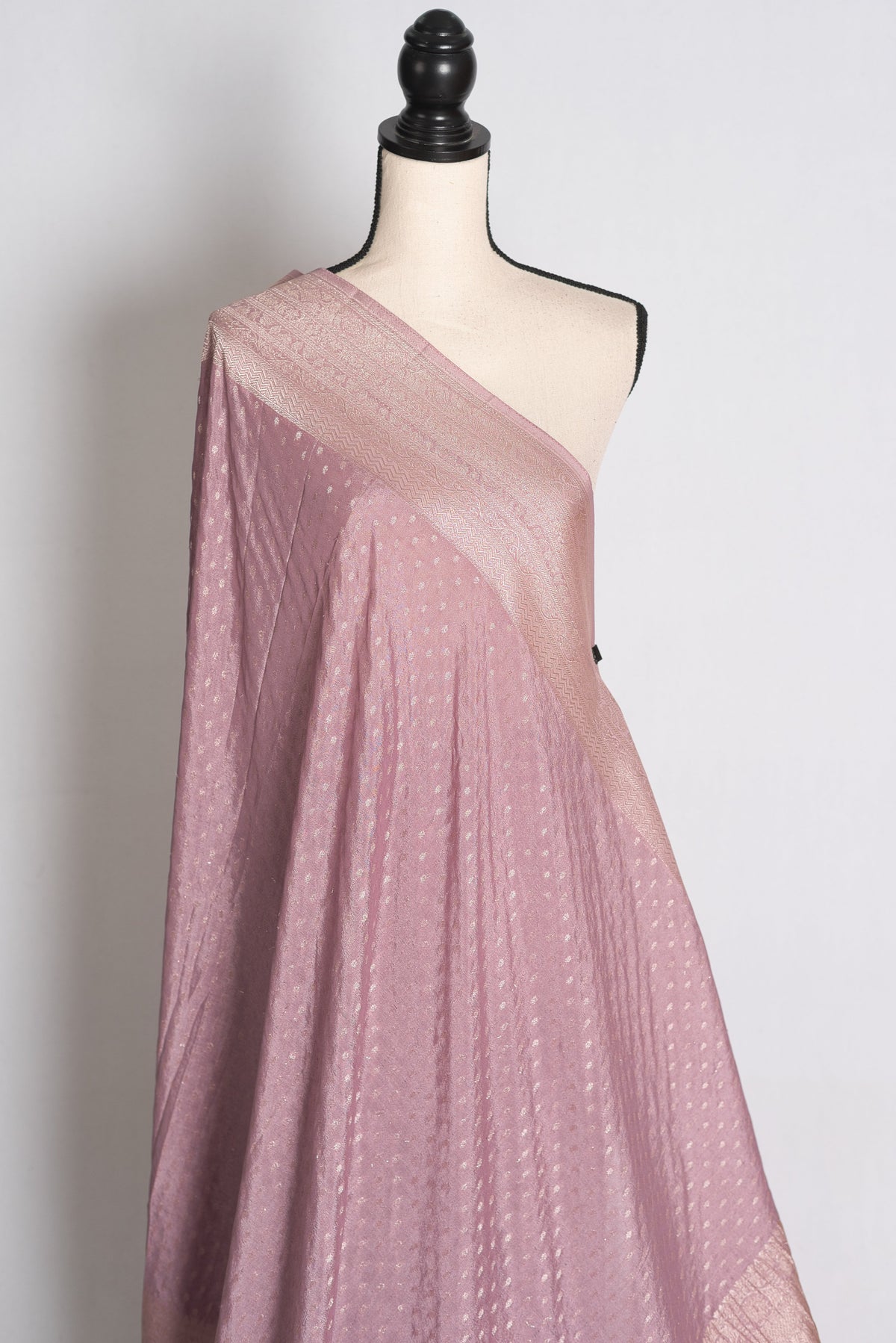 Indira: Pastel Mauve Lightweight Semi Georgette Banarasi Saree
