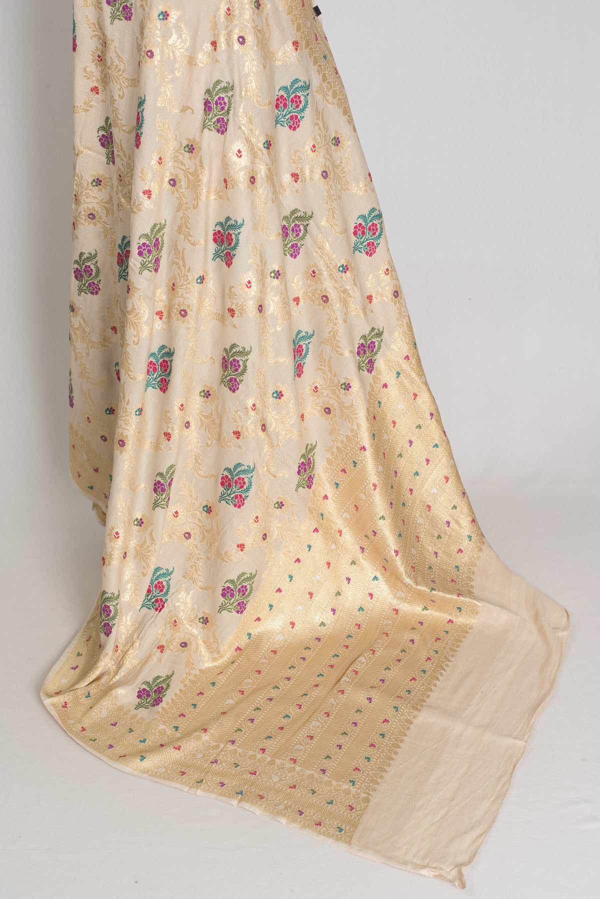 Reena : Beige & Gold Tussar Georgette Banarasi Saree with Minakari Floral Jaal