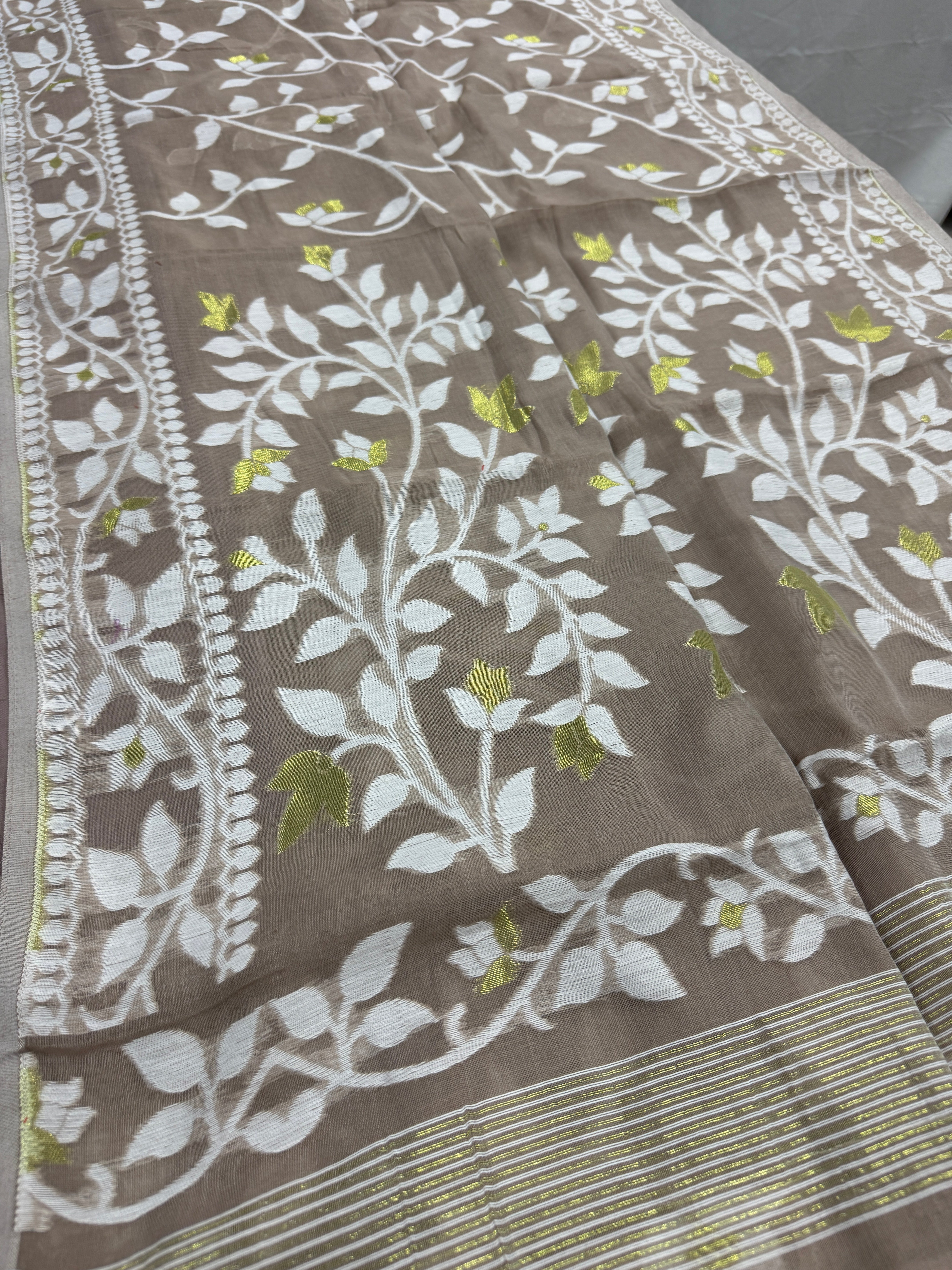 Ridhima : Brown and White Blended Soft Cotton Jamdani Saree