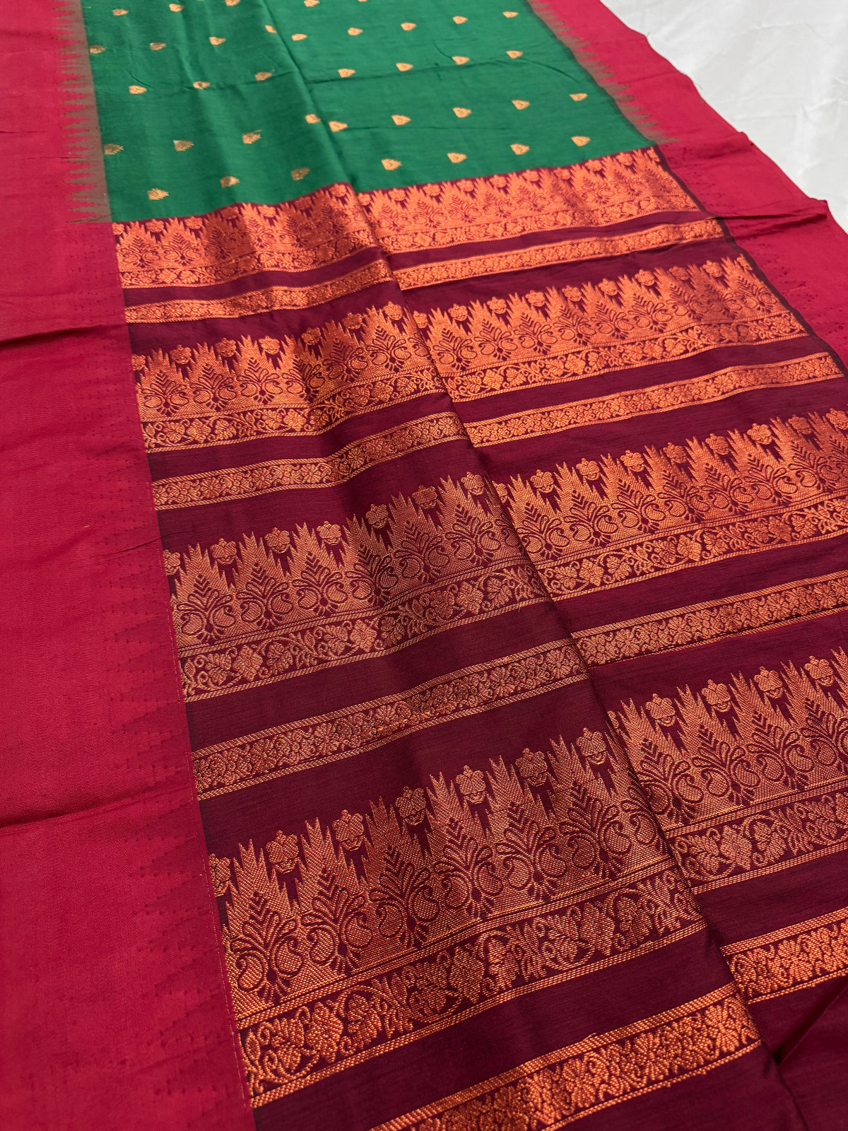 Mouni: Dark Green and Maroon Blended Cotton Gadwal Saree