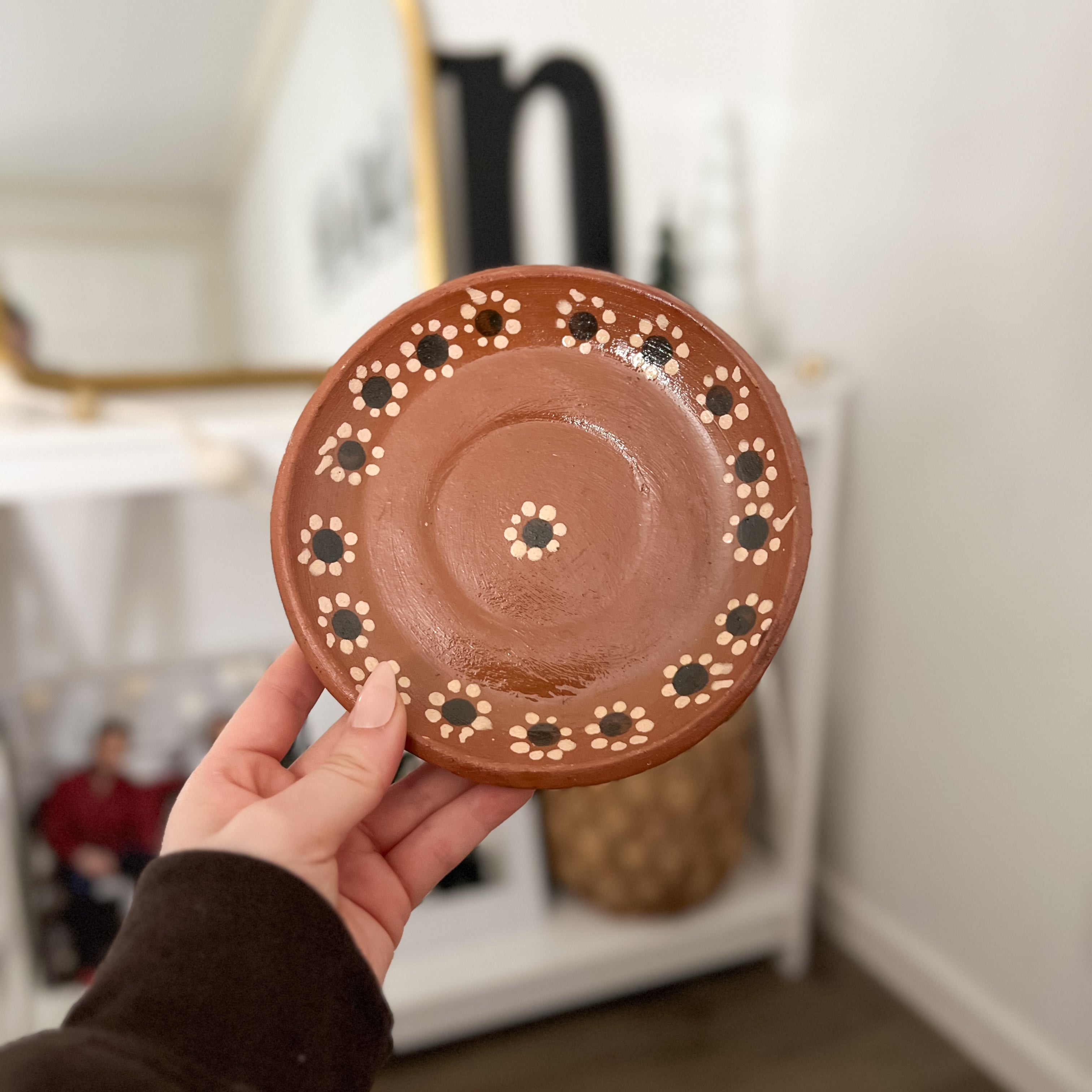 Round Traditional Pottery Plates