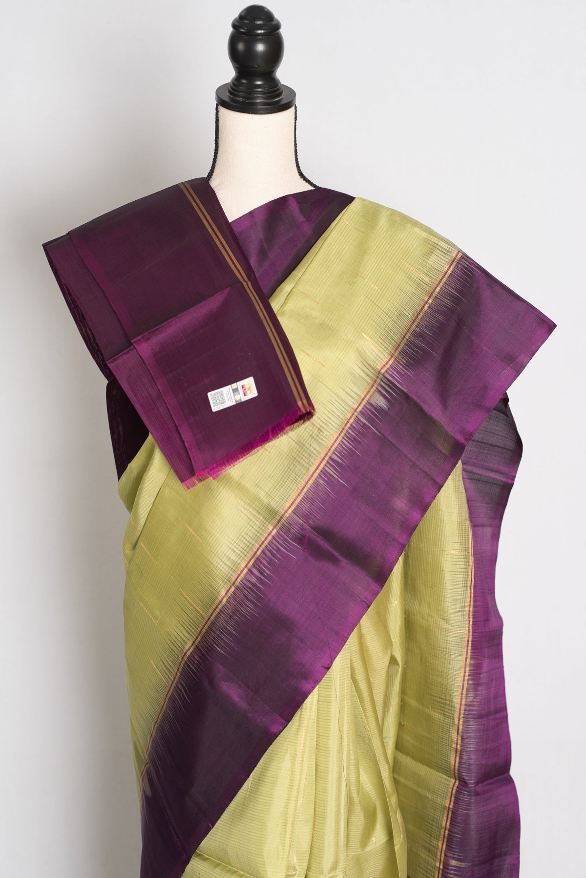 Ila : Lime Green and Deep Purple Lightweight Kanjivaram Silk Saree