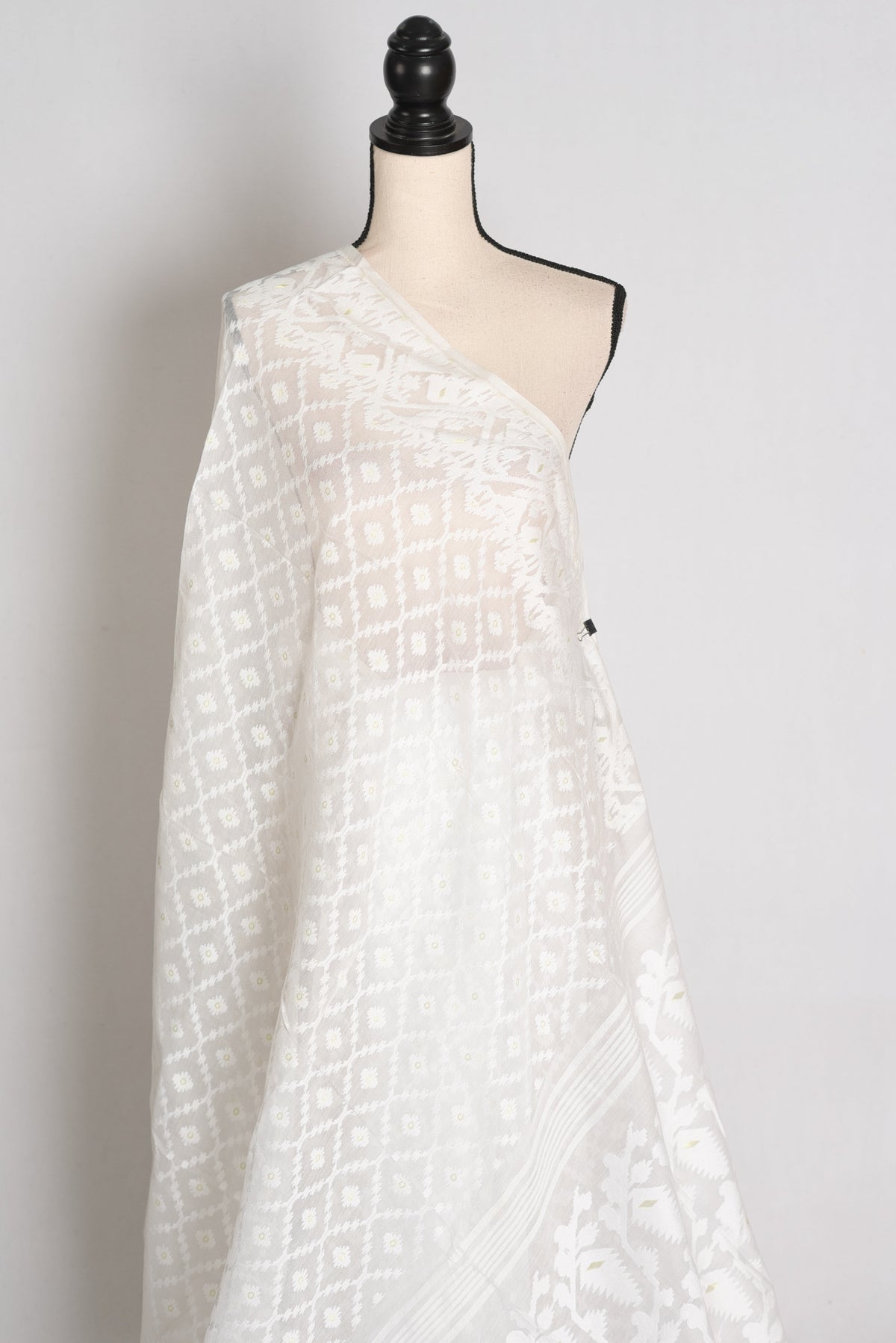 Shweta : Pure White and White Soft Blended Cotton Bengali Jamdani Saree