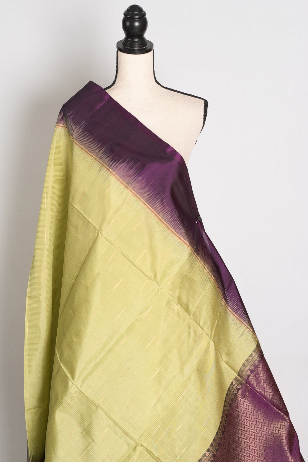 Ila : Lime Green and Deep Purple Lightweight Kanjivaram Silk Saree