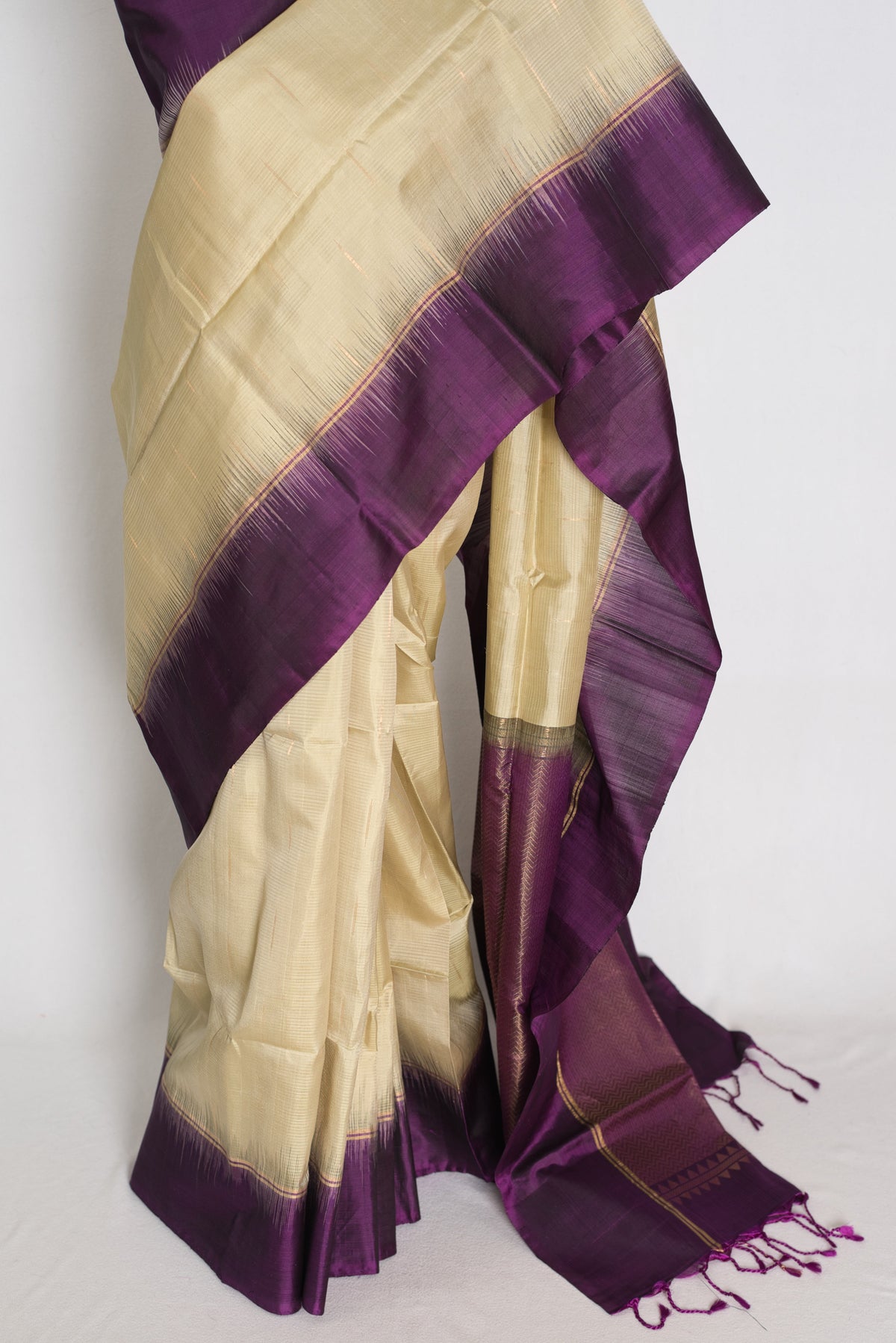 Lata : Light Green and Deep Purple Lightweight Kanjivaram Silk Saree