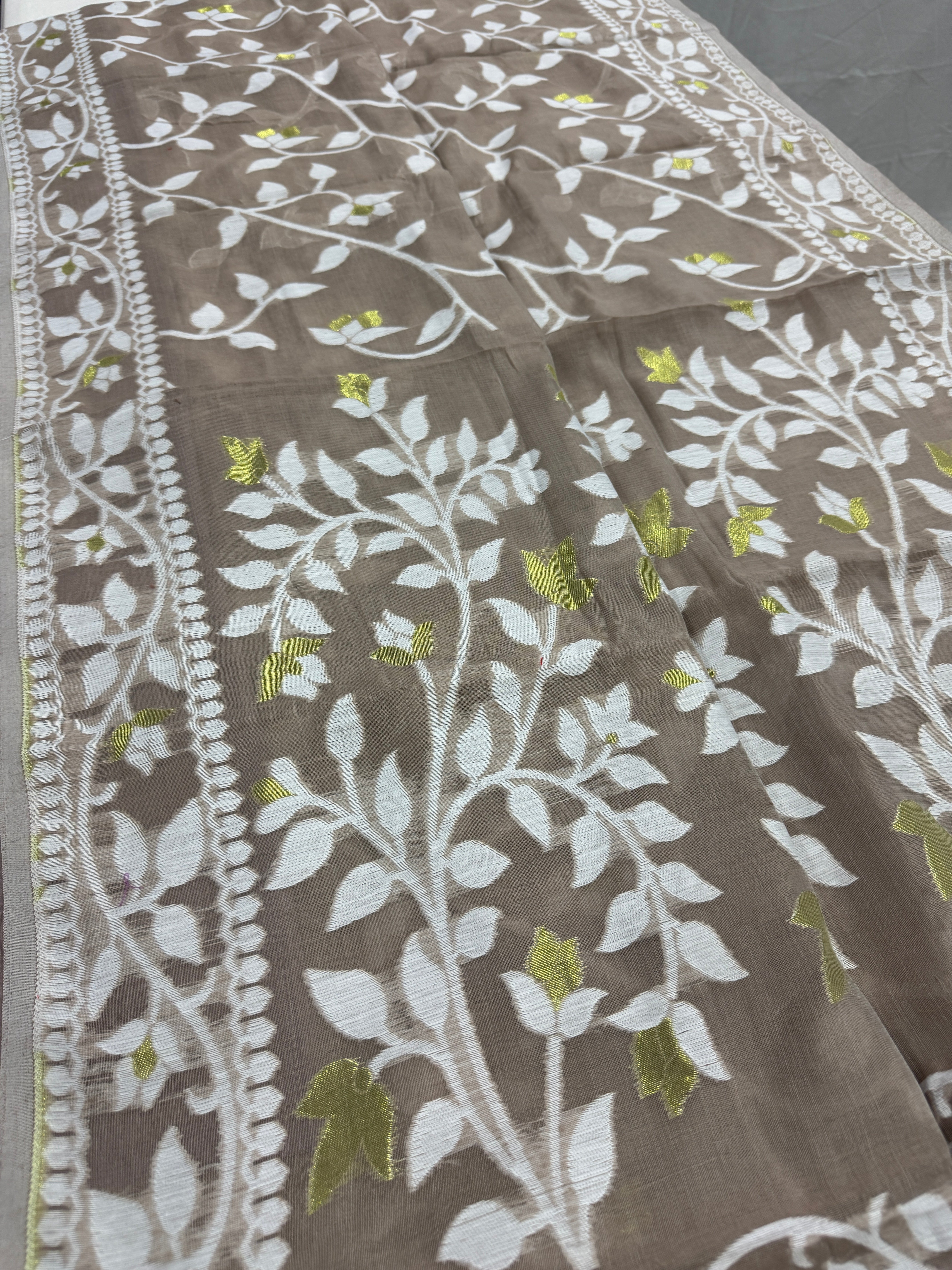 Ridhima : Brown and White Blended Soft Cotton Jamdani Saree