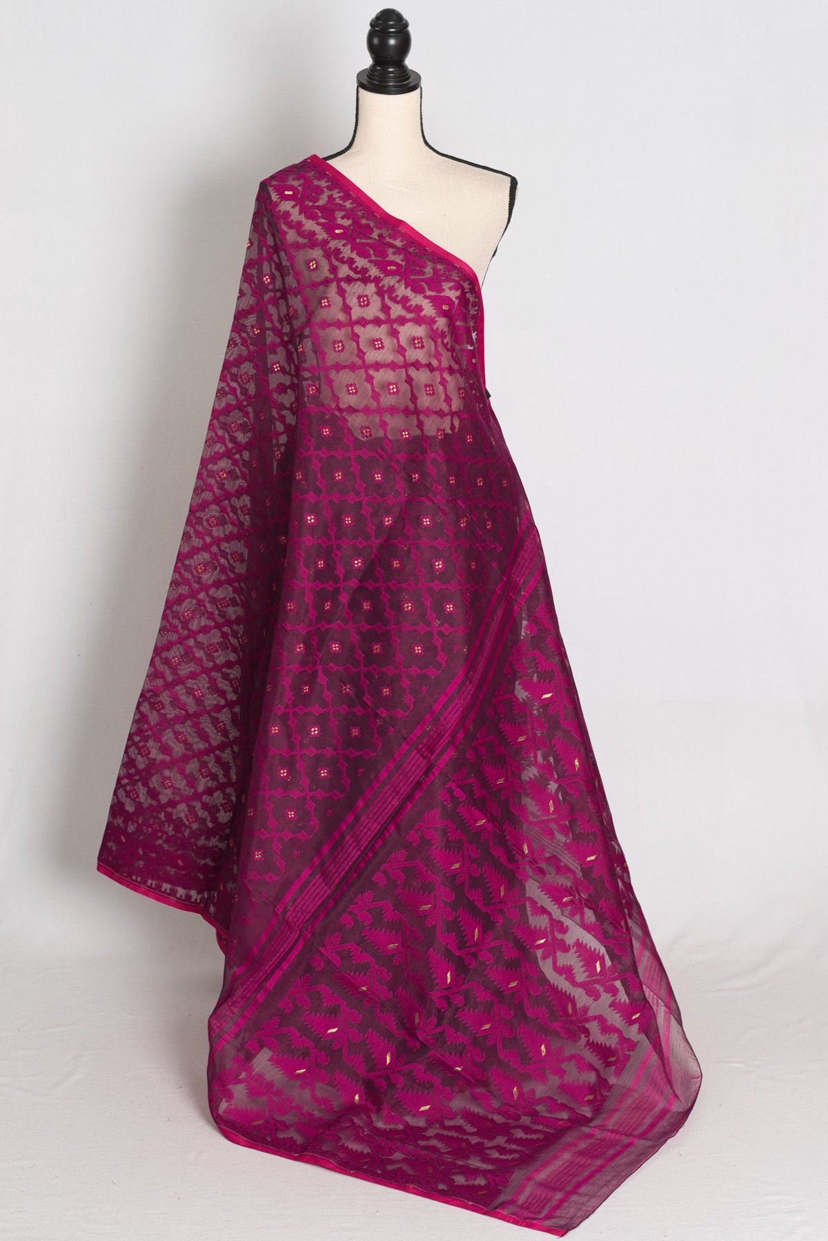 Trina : Magenta Soft Blended Cotton Jamdani Saree