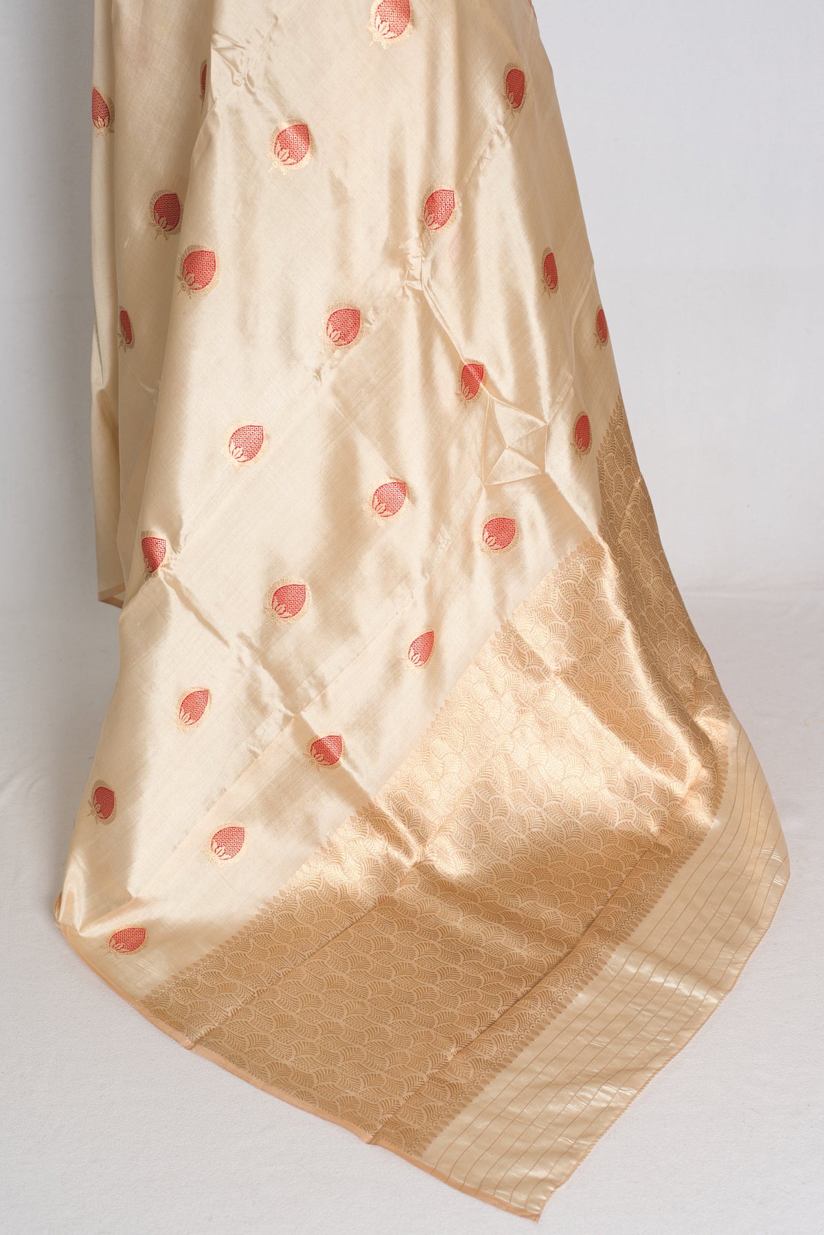 Binni – Cream and Red Raw Mango Silk Banarasi Saree