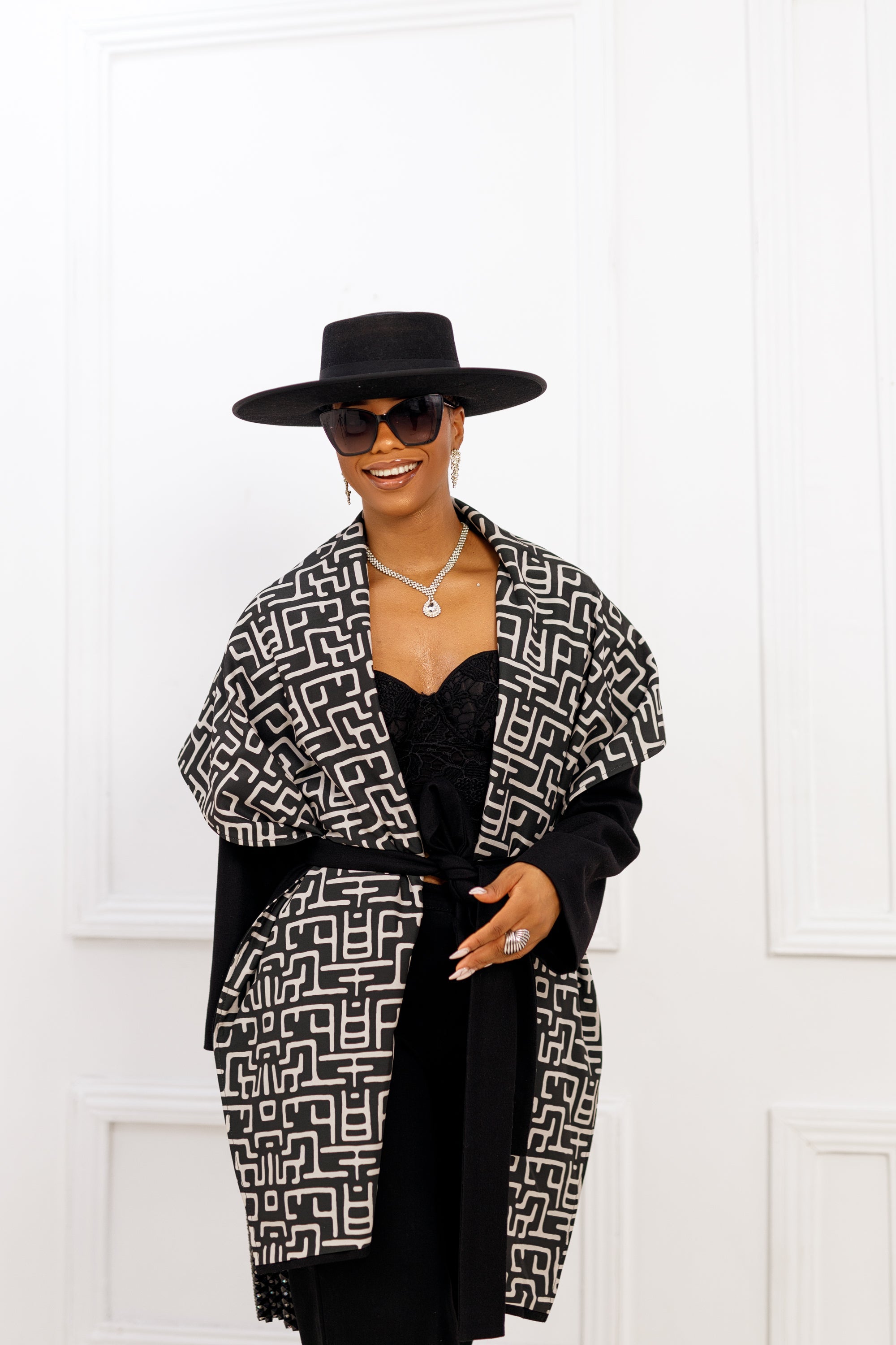 DONNA AFRICAN PRINT WOOL  PONCHO [BLACK]