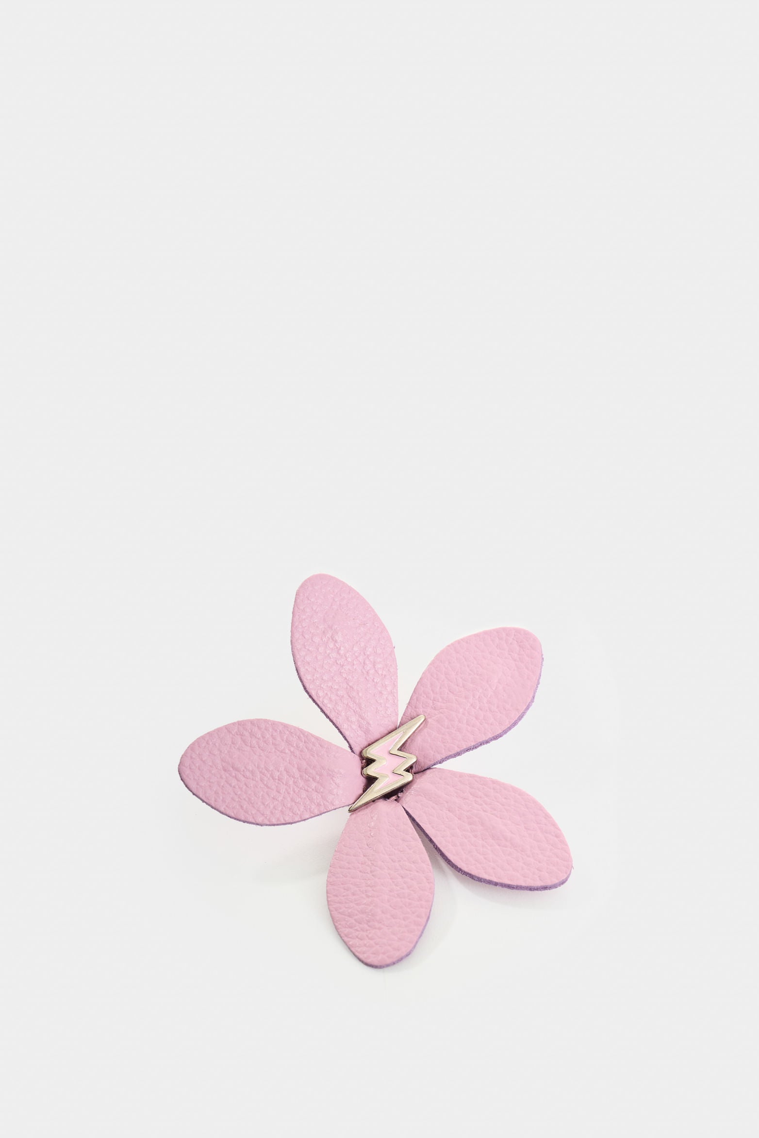 Large leather San Joaquín flower brooch for women