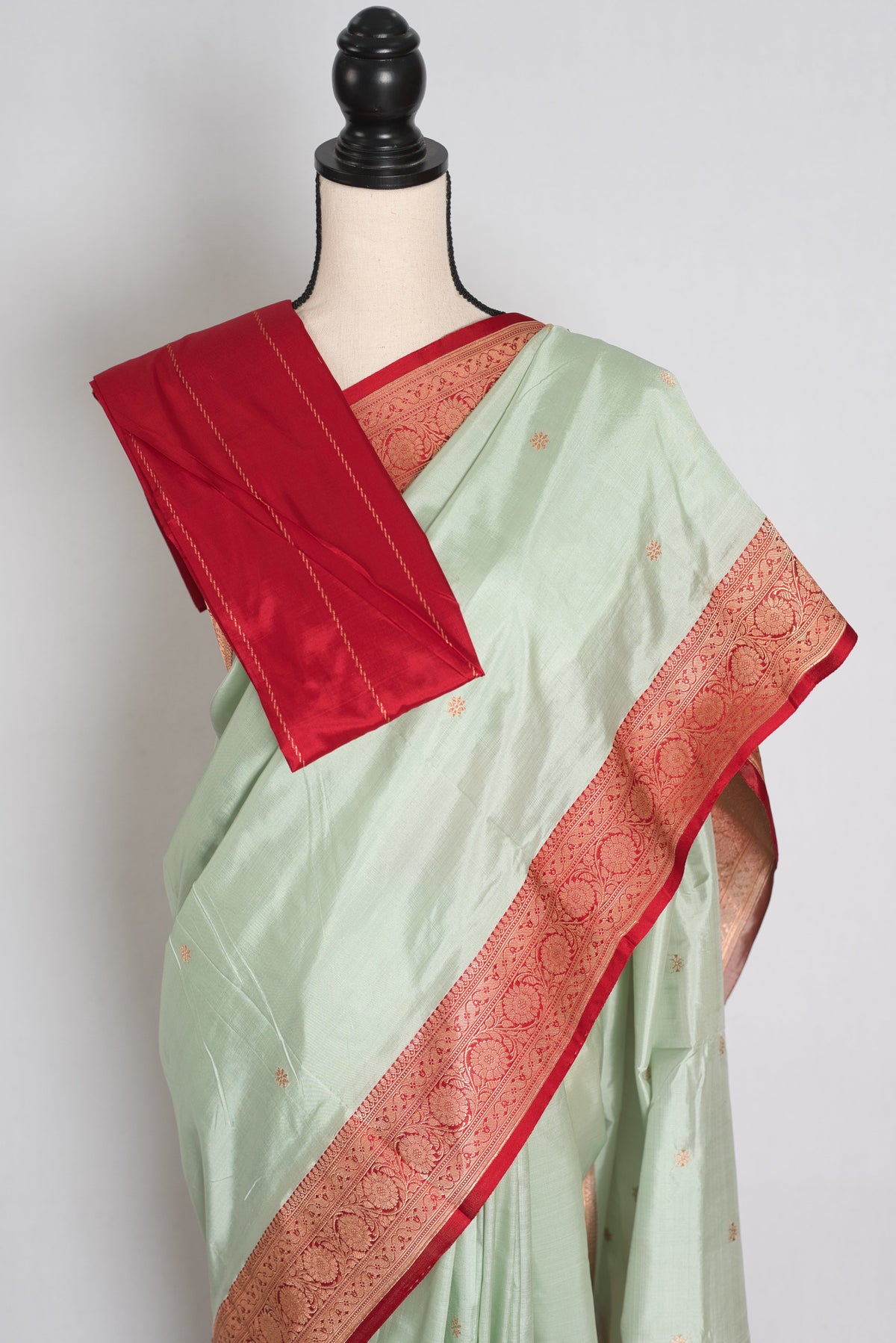 Sarmita – Pastel Green and Red Handloom Pure Silk Banarasi Saree