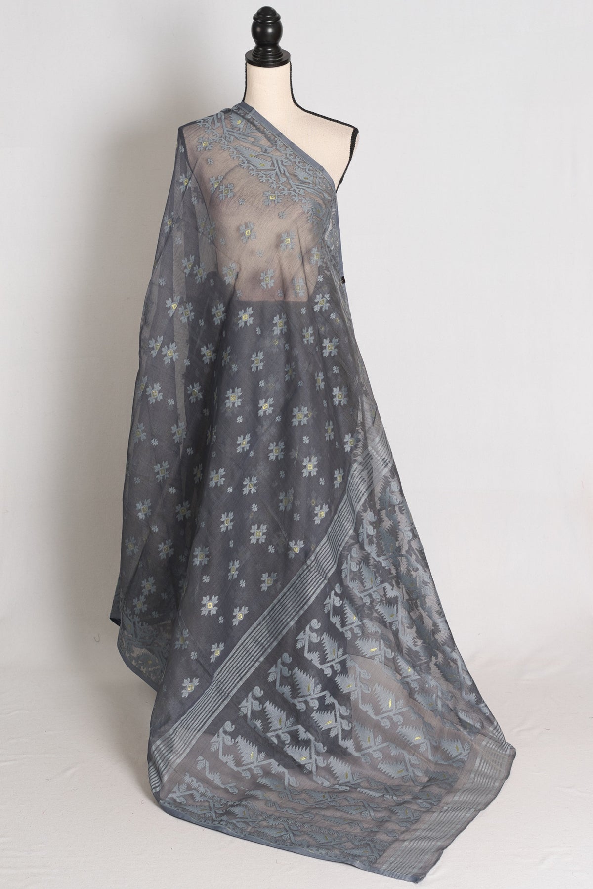 Aman : Cloud Grey Soft Blended Cotton Bengali Jamdani Saree