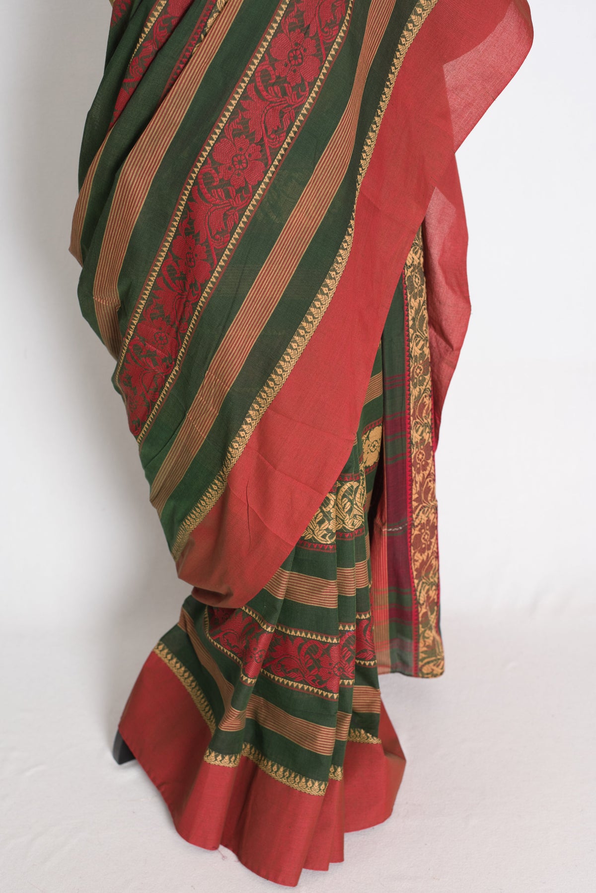 Ajanta : Bottle Green and Red Dhaniakhali Bengal Handloom Pure Soft Cotton Saree