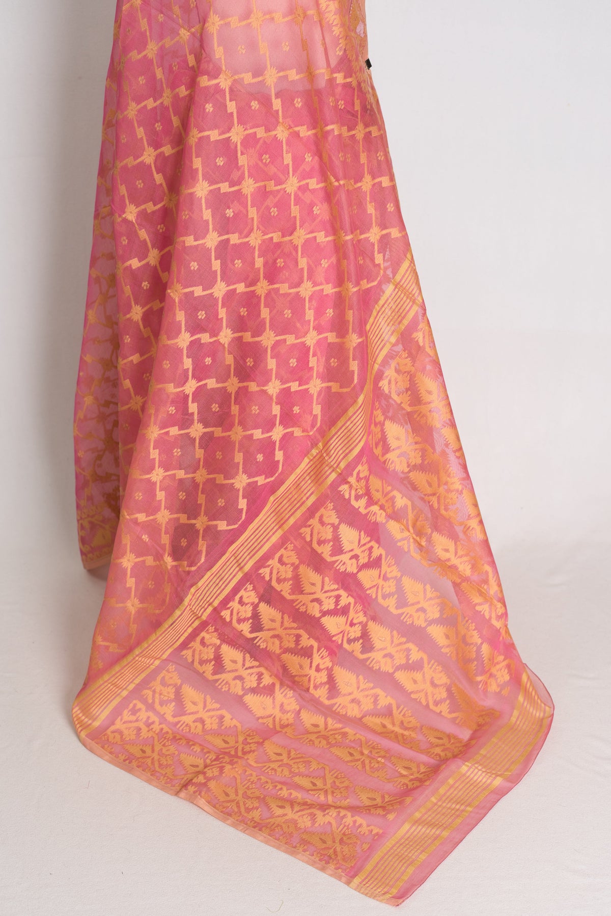 Diya : Pink and Beige Dual-Shade Soft Cotton Blend Bengali Jamdani Saree