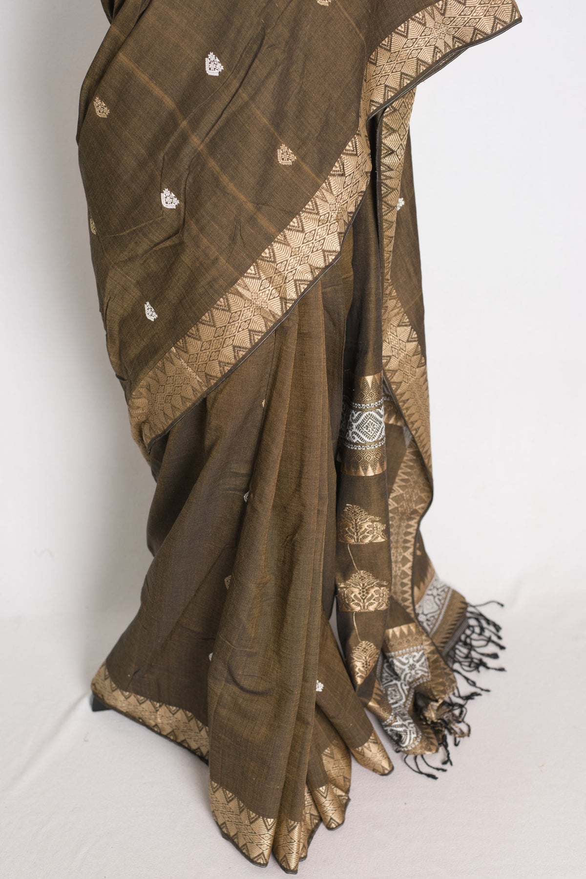 Mala : Snuff Brown Pure Cotton Assamese Handloom Saree