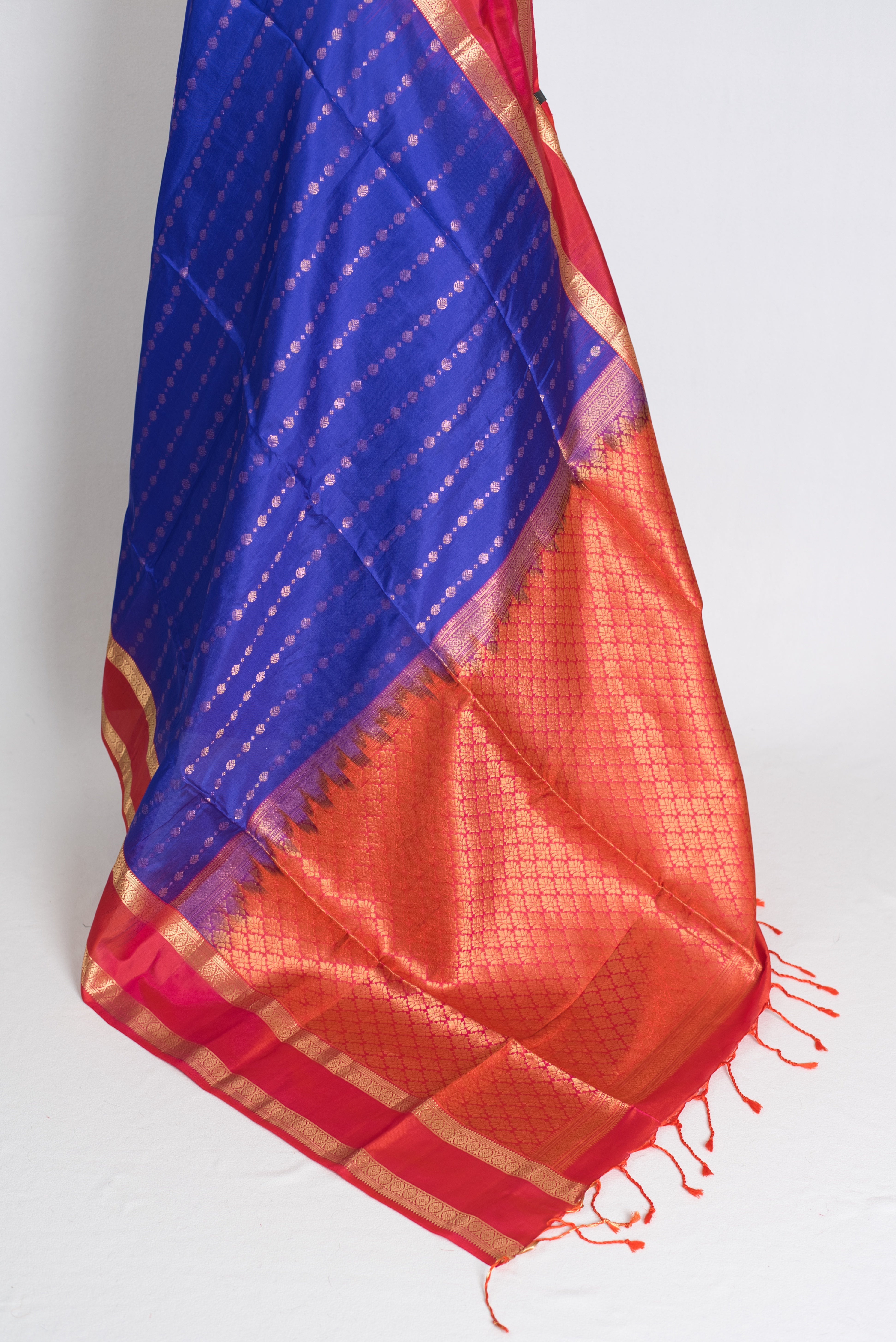 Raji : Silk Mark Certified Kanchipuram Silk Saree in Royal Blue