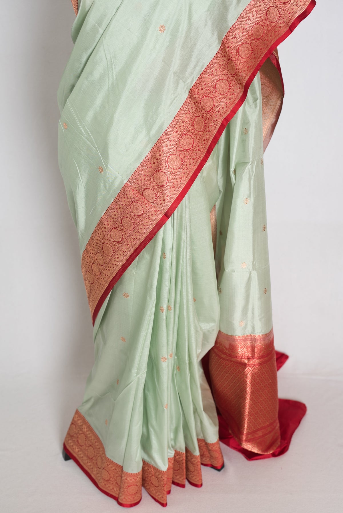 Sarmita – Pastel Green and Red Handloom Pure Silk Banarasi Saree