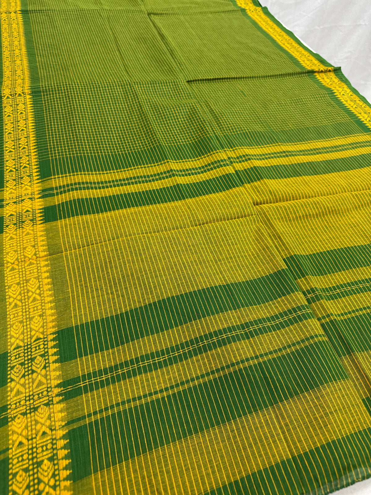 Gayetri : Green and Yellow Micro Checks Soft Cotton Dhaniakhali Saree