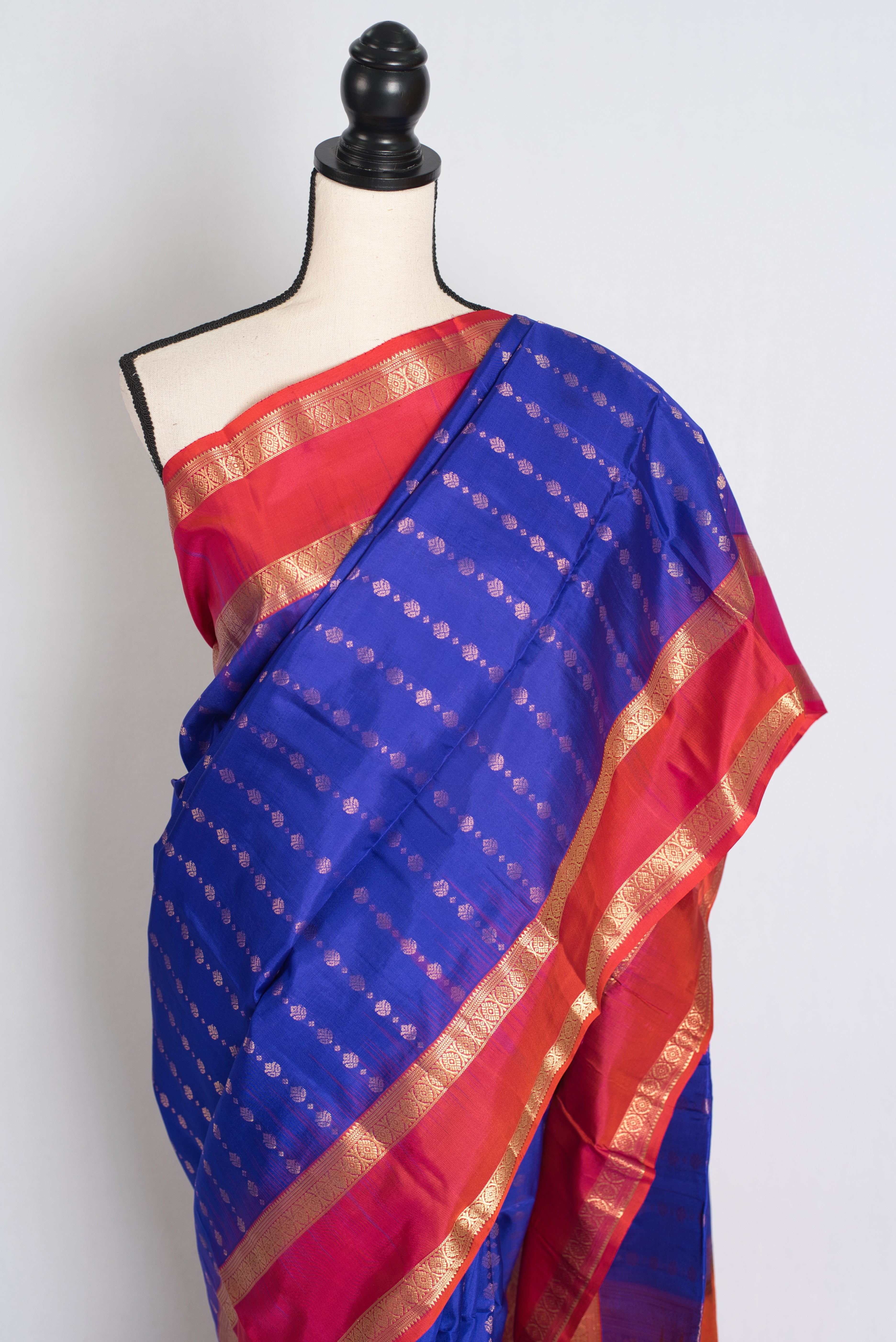 Raji : Silk Mark Certified Kanchipuram Silk Saree in Royal Blue