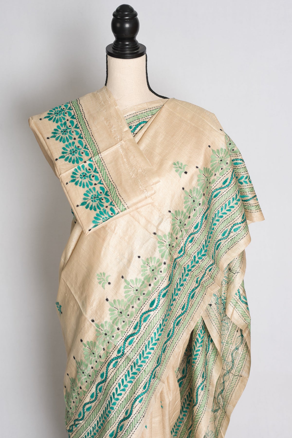 Ishq: Beige Hand-Embroidered Kantha Stitch Silk Mark Certified Tussar Silk Saree