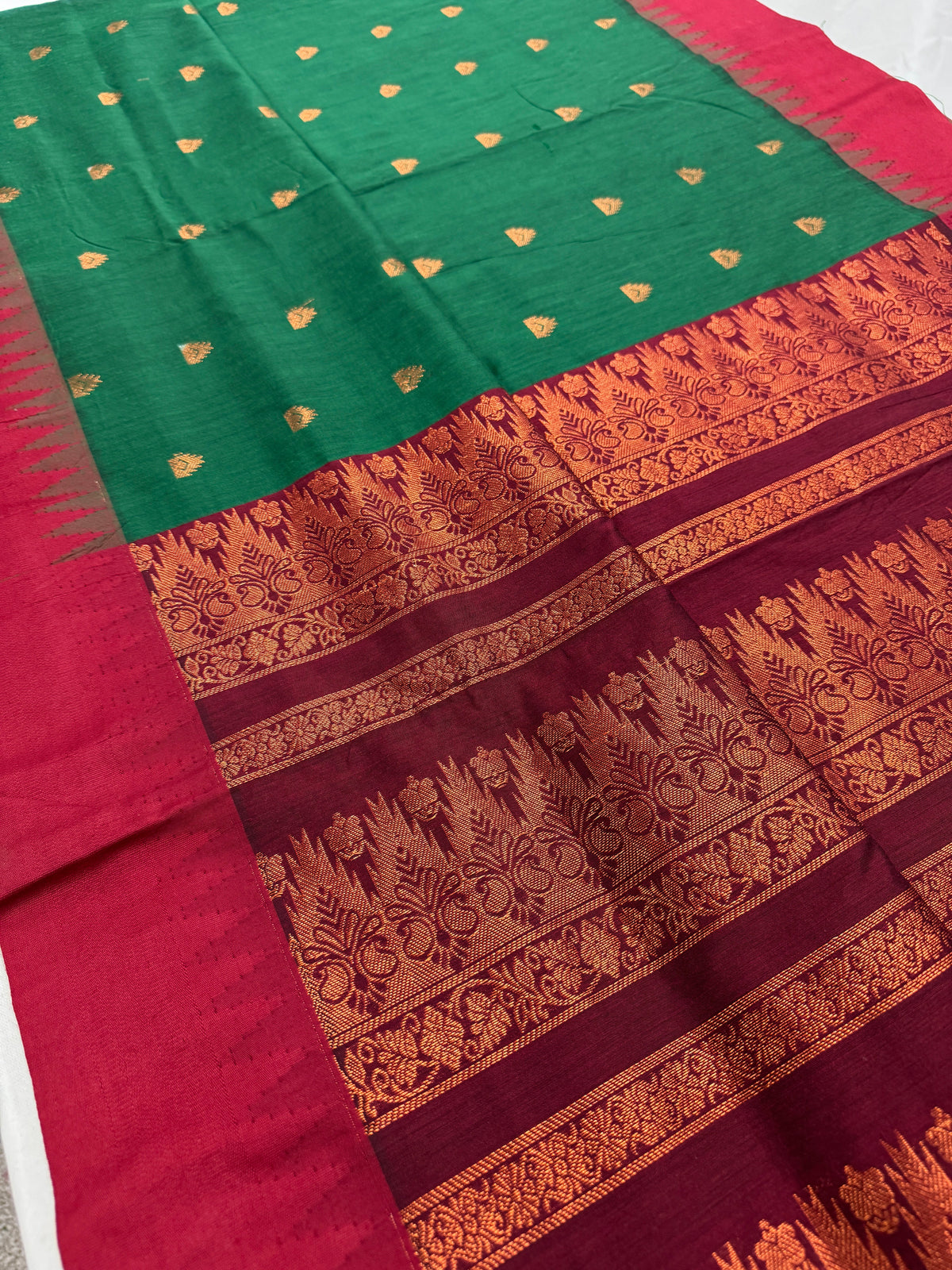 Mouni: Dark Green and Maroon Blended Cotton Gadwal Saree