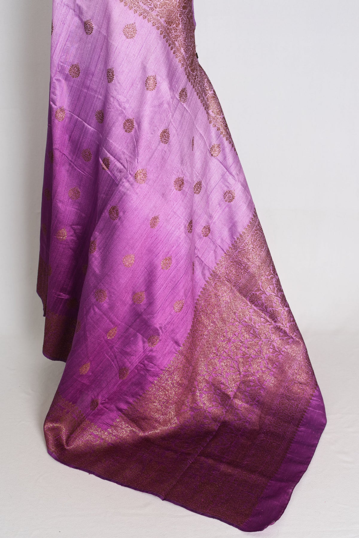 Gracy : Shades of Mauve Purple Ombre Hand Woven Raw Silk Banarasi Saree