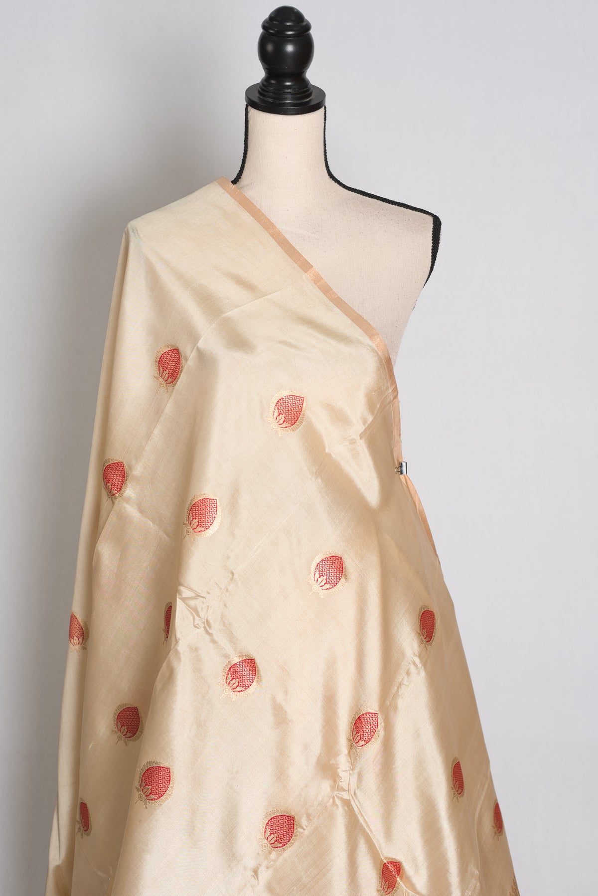 Binni – Cream and Red Raw Mango Silk Banarasi Saree