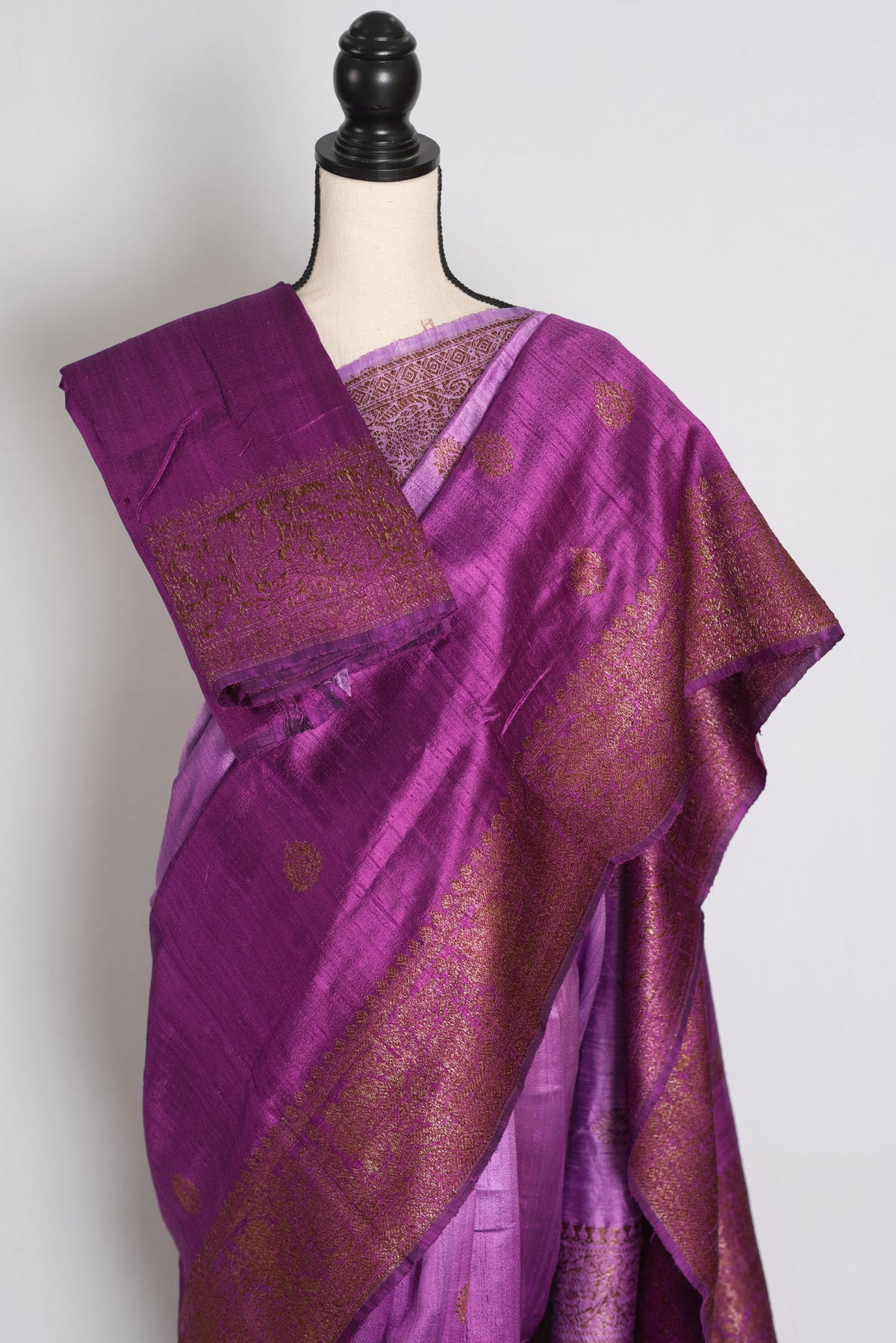 Gracy : Shades of Mauve Purple Ombre Hand Woven Raw Silk Banarasi Saree