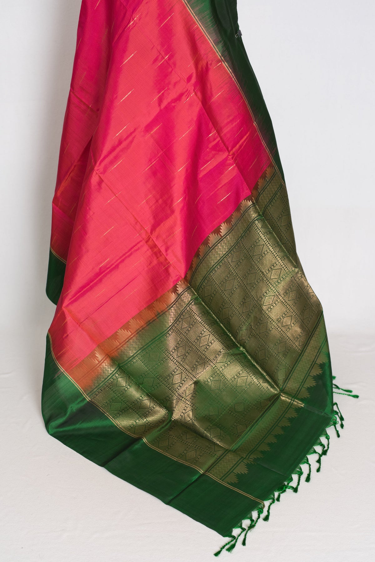Sia : Rose Pink and Bottle Green Lightweight Kanjivaram Silk Saree