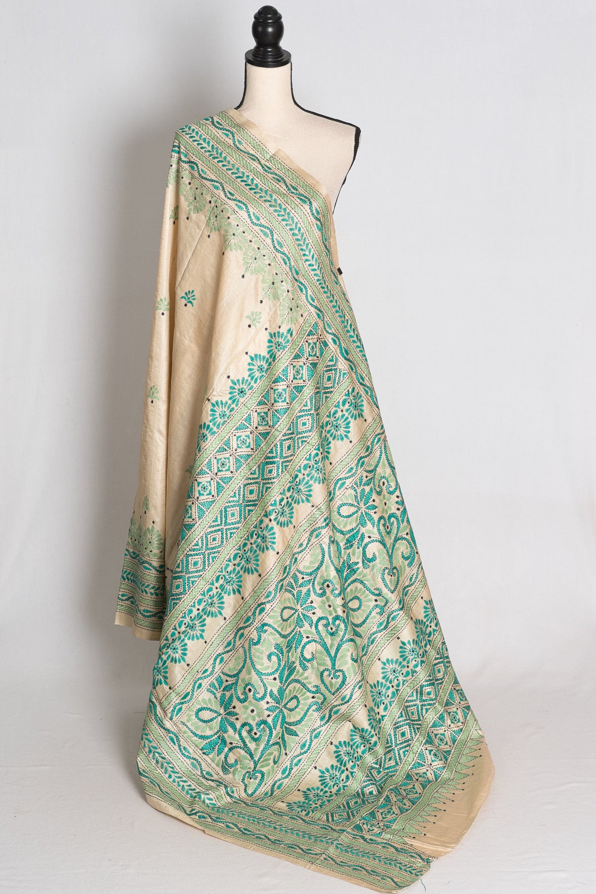 Ishq: Beige Hand-Embroidered Kantha Stitch Silk Mark Certified Tussar Silk Saree