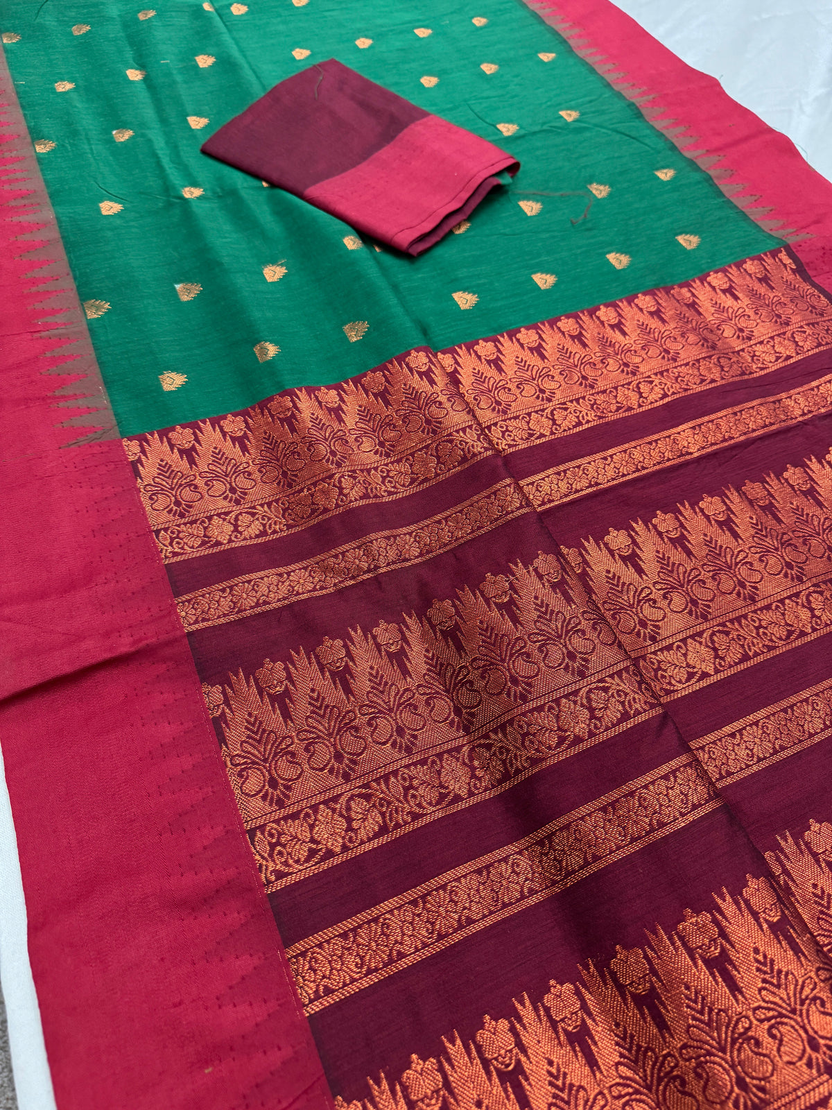 Mouni: Dark Green and Maroon Blended Cotton Gadwal Saree