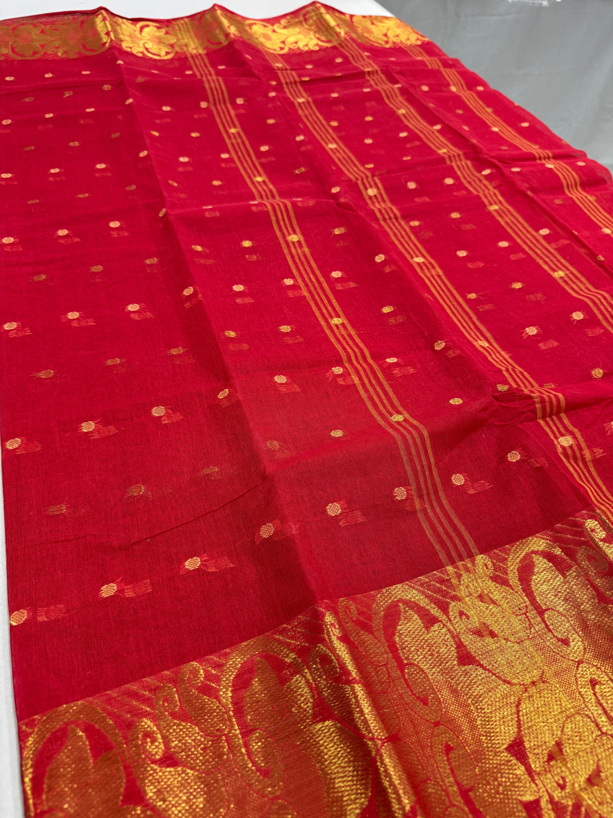 Apala : Crimson Red and Gold Bengal Handloom Pure Cotton Tant Saree