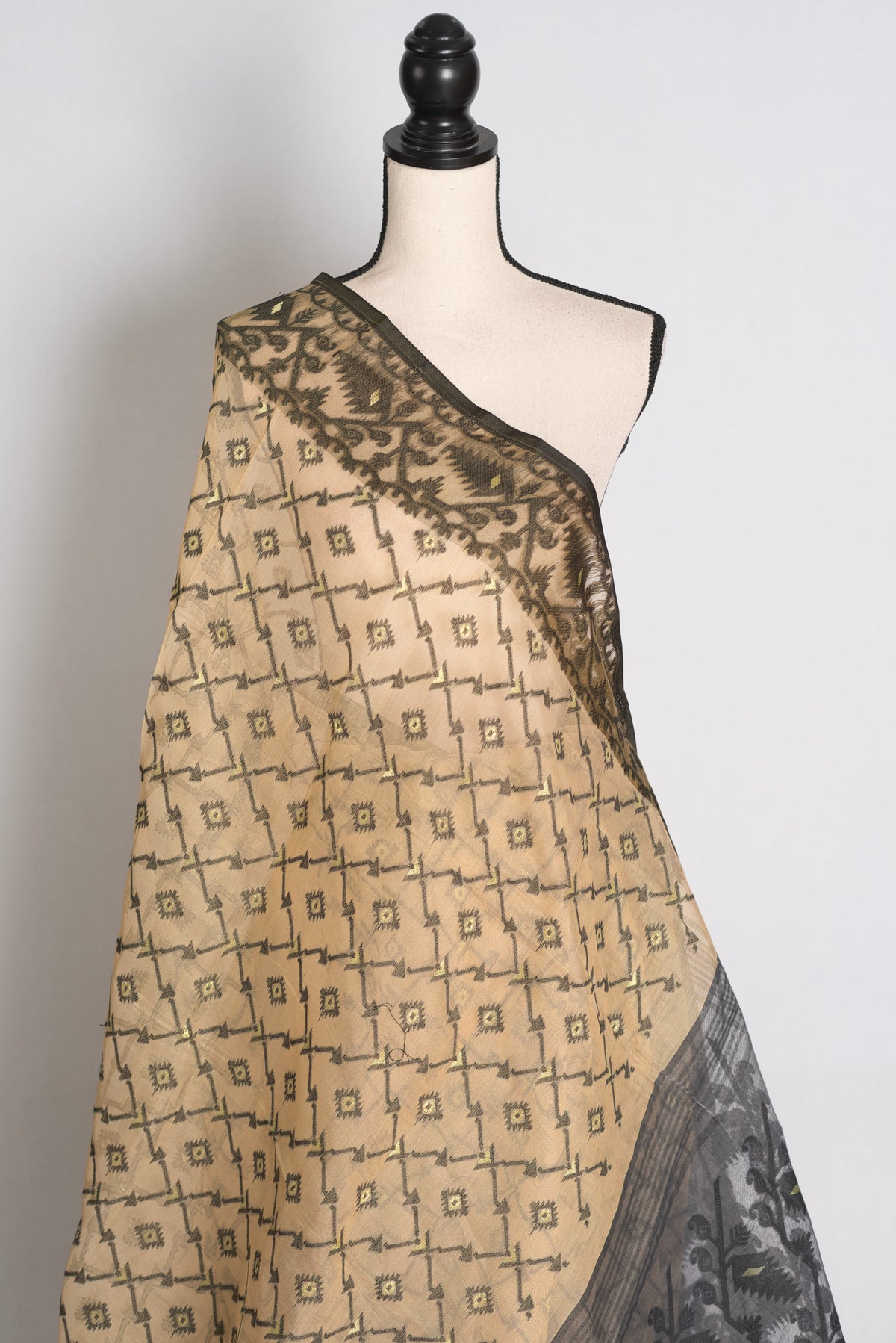 Piyali – Beige and Black Blended Cotton Soft Jamdani Saree