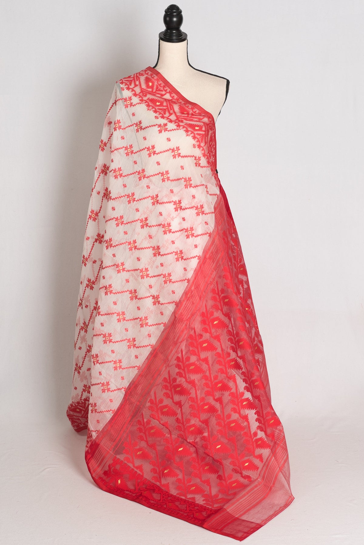 Mitra : Classic White and Red Soft Blended Cotton Bengali Jamdani Saree