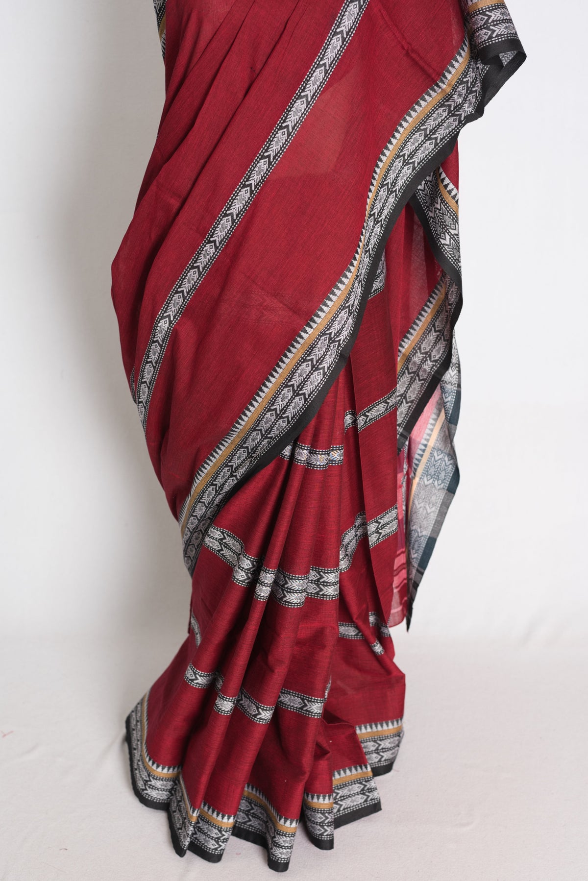 Mati : Dark Red and Black Dhaniakhali Bengal Handloom Pure Soft Cotton Saree