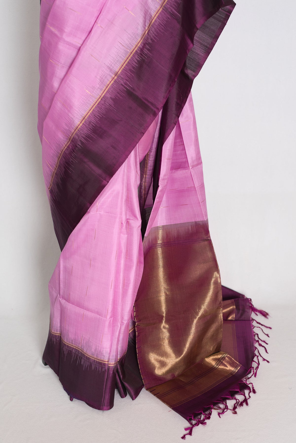 Harini Lilac and Deep Purple Lightweight Kanjivaram Silk Saree