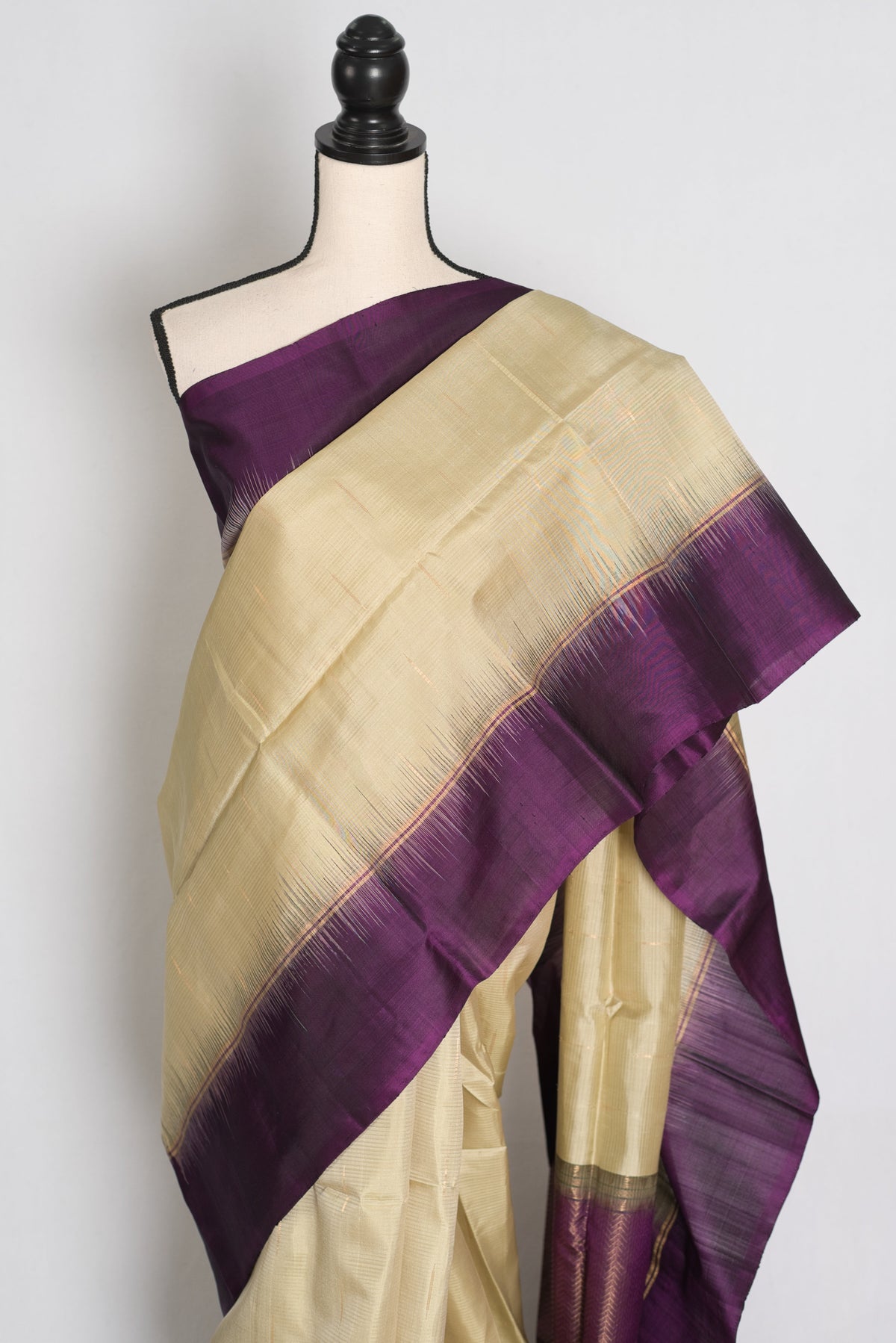 Lata : Light Green and Deep Purple Lightweight Kanjivaram Silk Saree