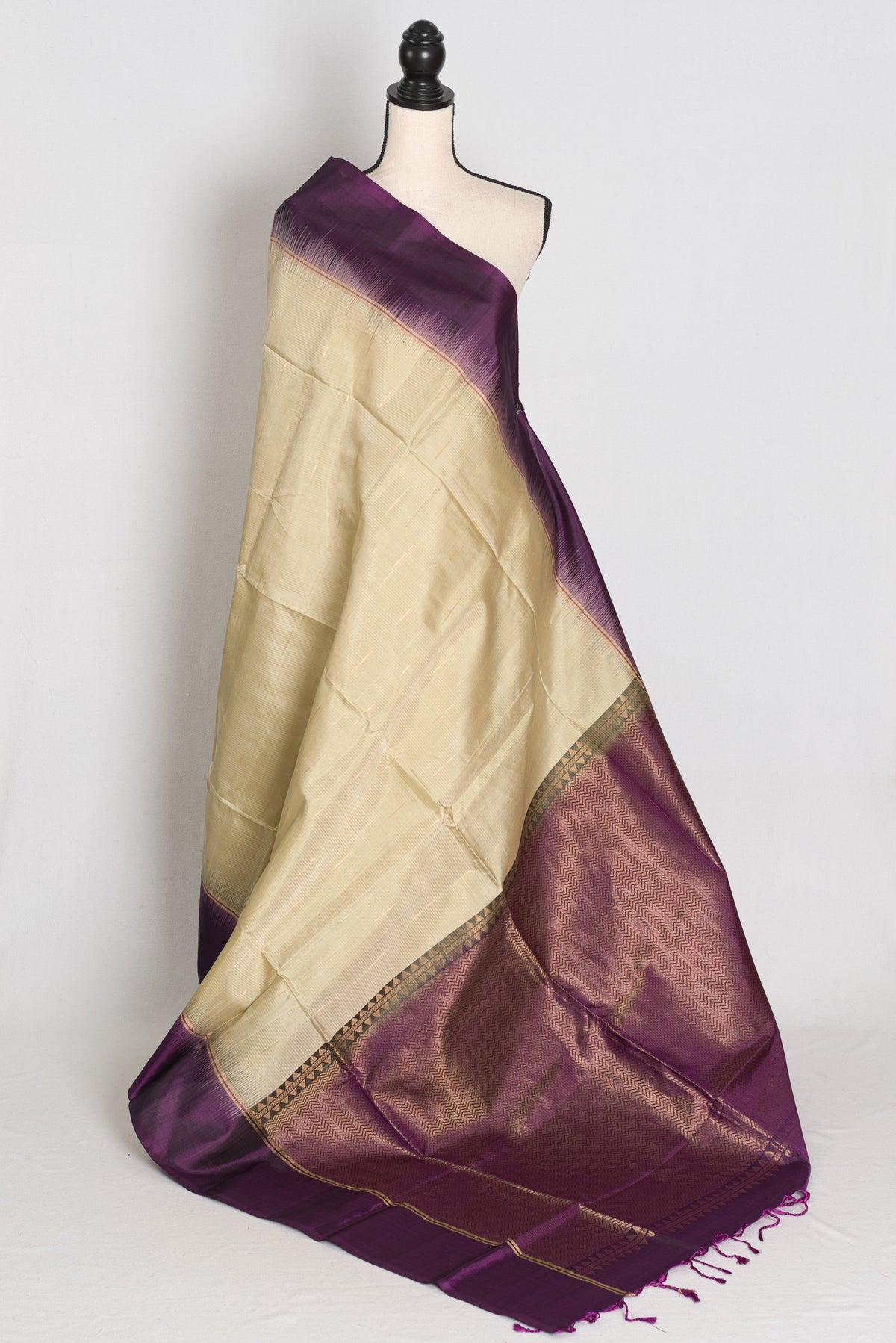 Lata : Light Green and Deep Purple Lightweight Kanjivaram Silk Saree