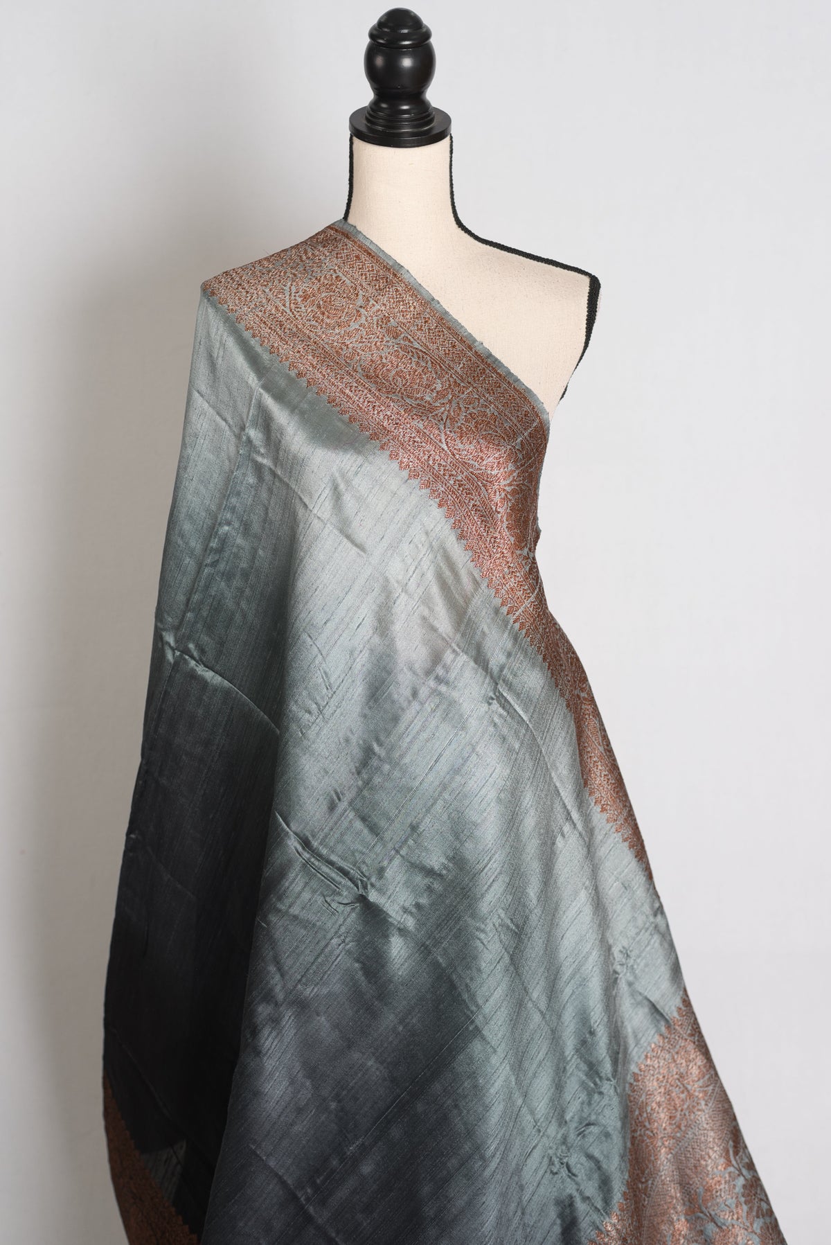 Nadia :Grey & Black Ombre Raw Silk Valkalam Banarasi Saree | Silk Mark Certified