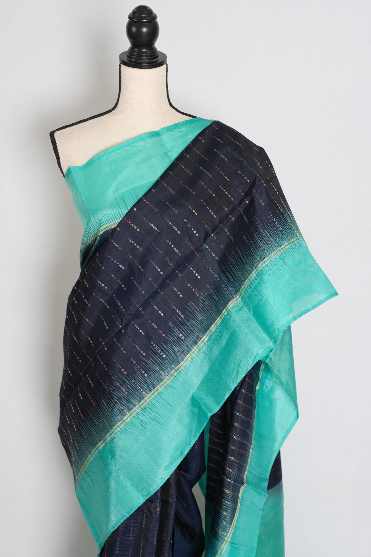 Shanti : Midnight Blue & Turquoise Pure Silk Kanjivaram Saree