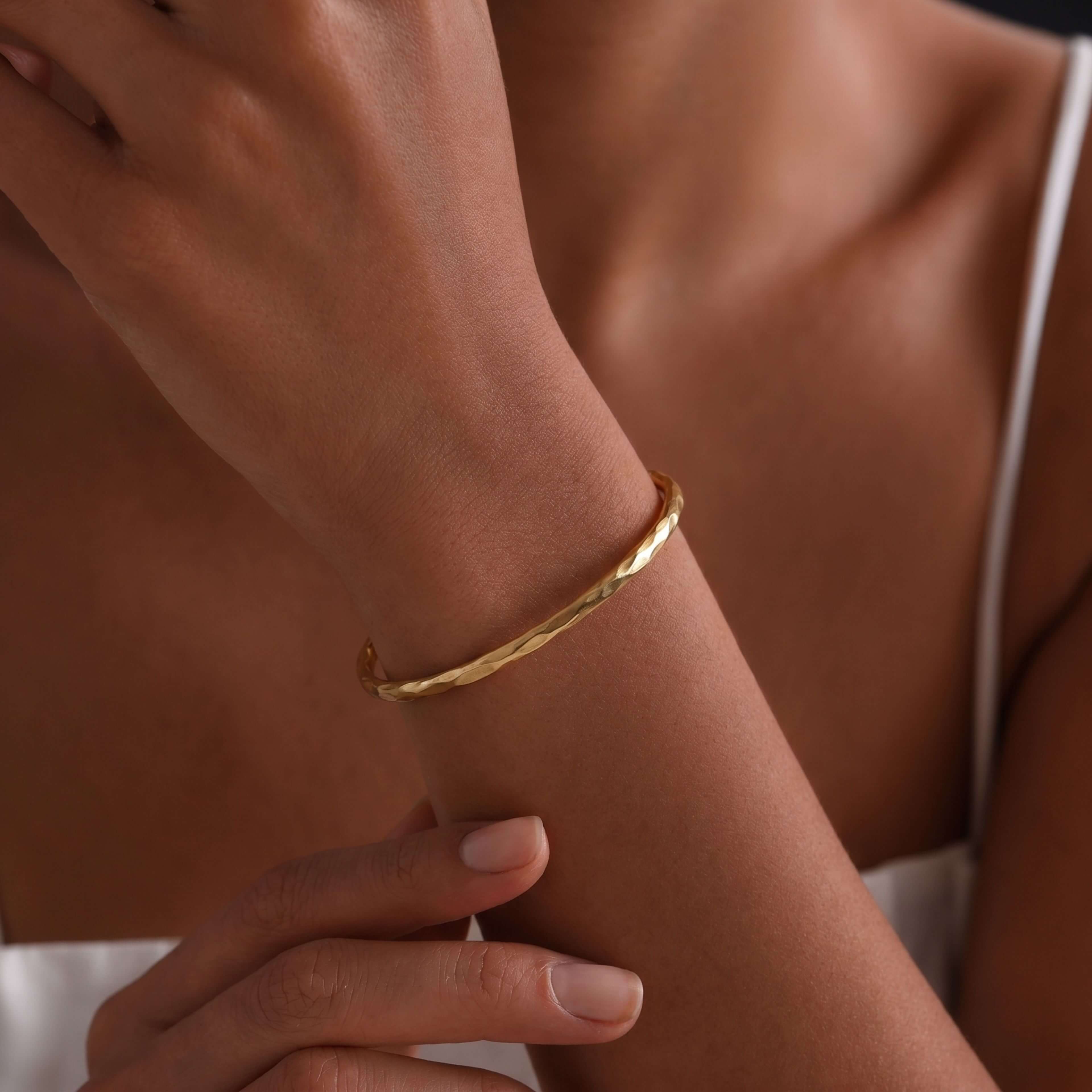 Thin Circular Textured Brass Bangle for Women - Raha