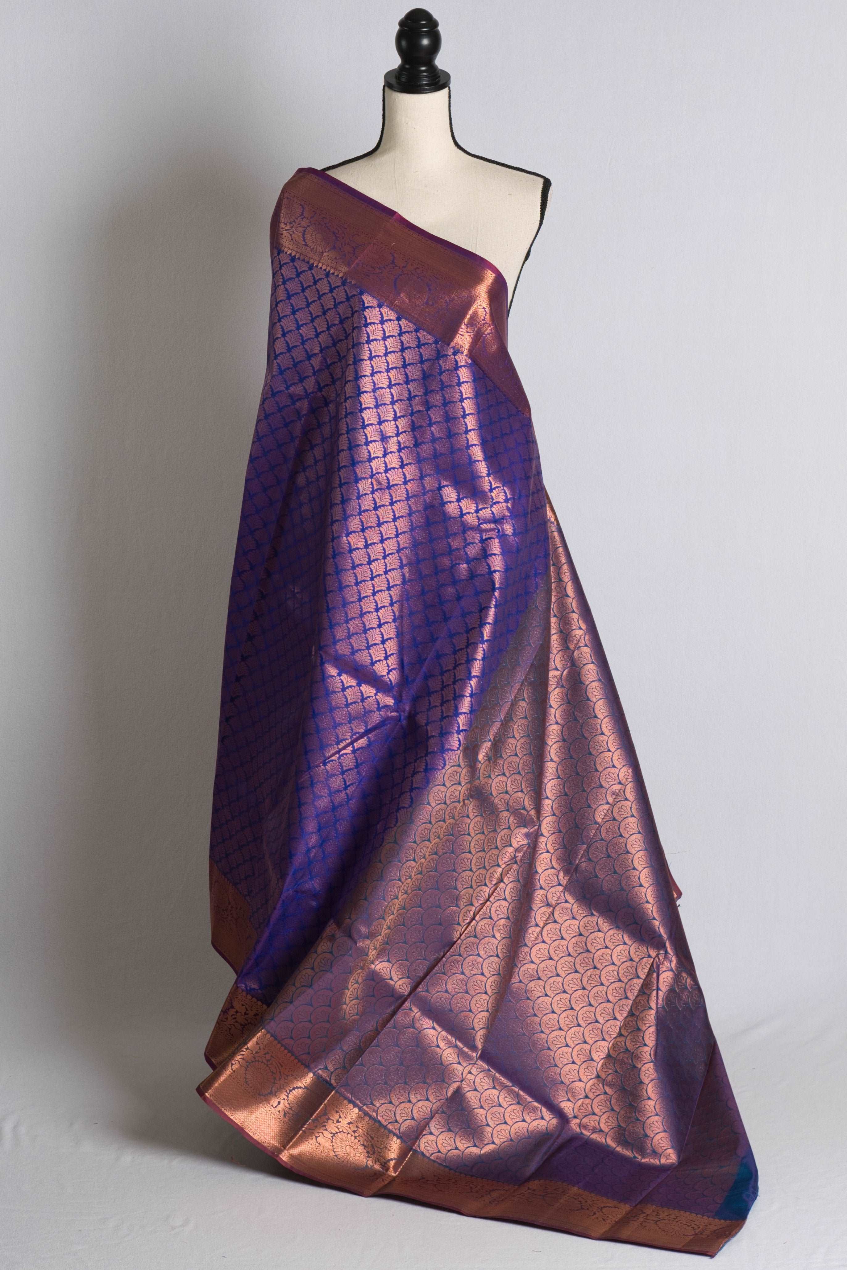 Blended Silk Starched Kanchipuram Saree in Blue and Gold